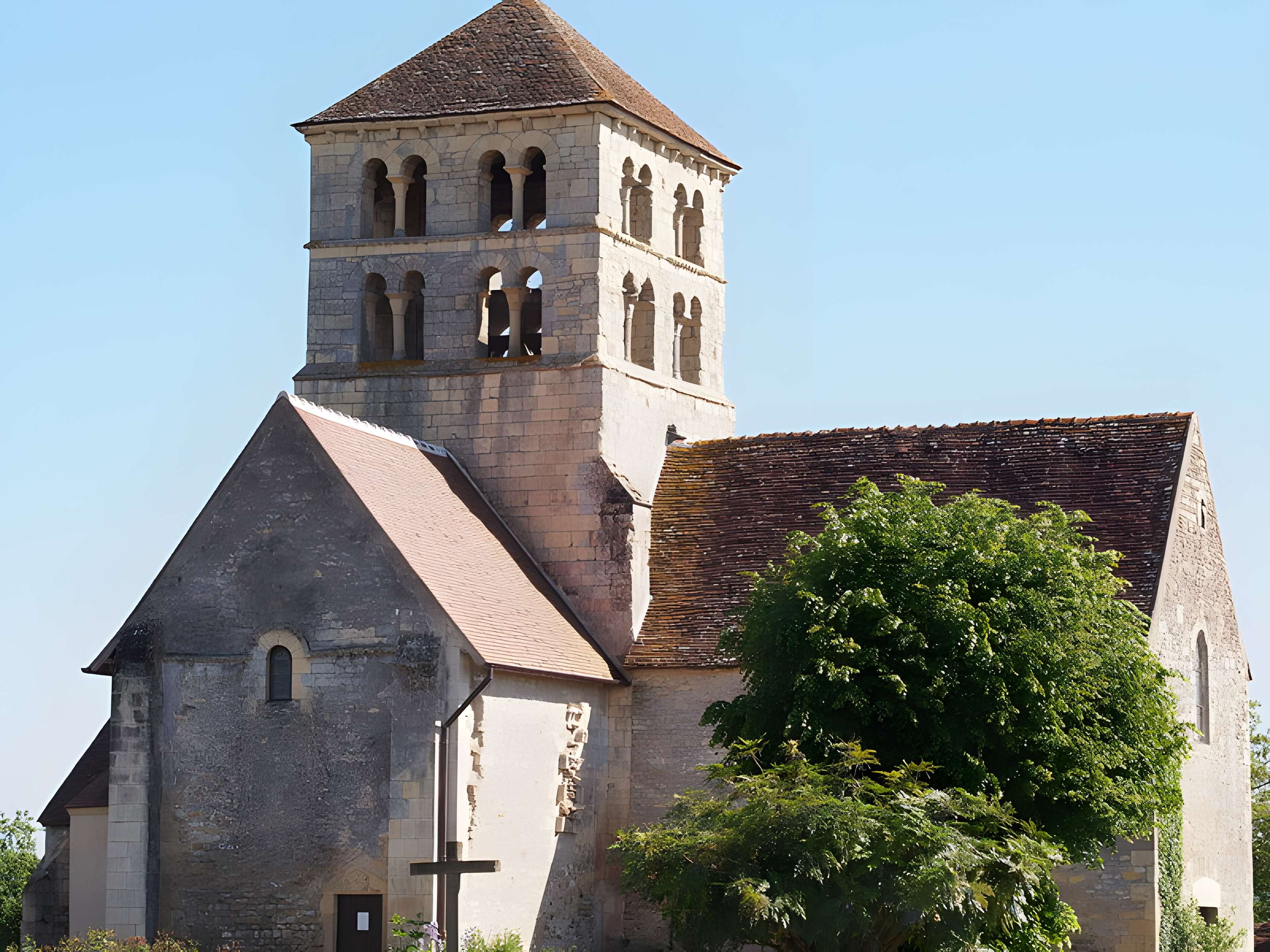 Église Saint-Laurent de Béard