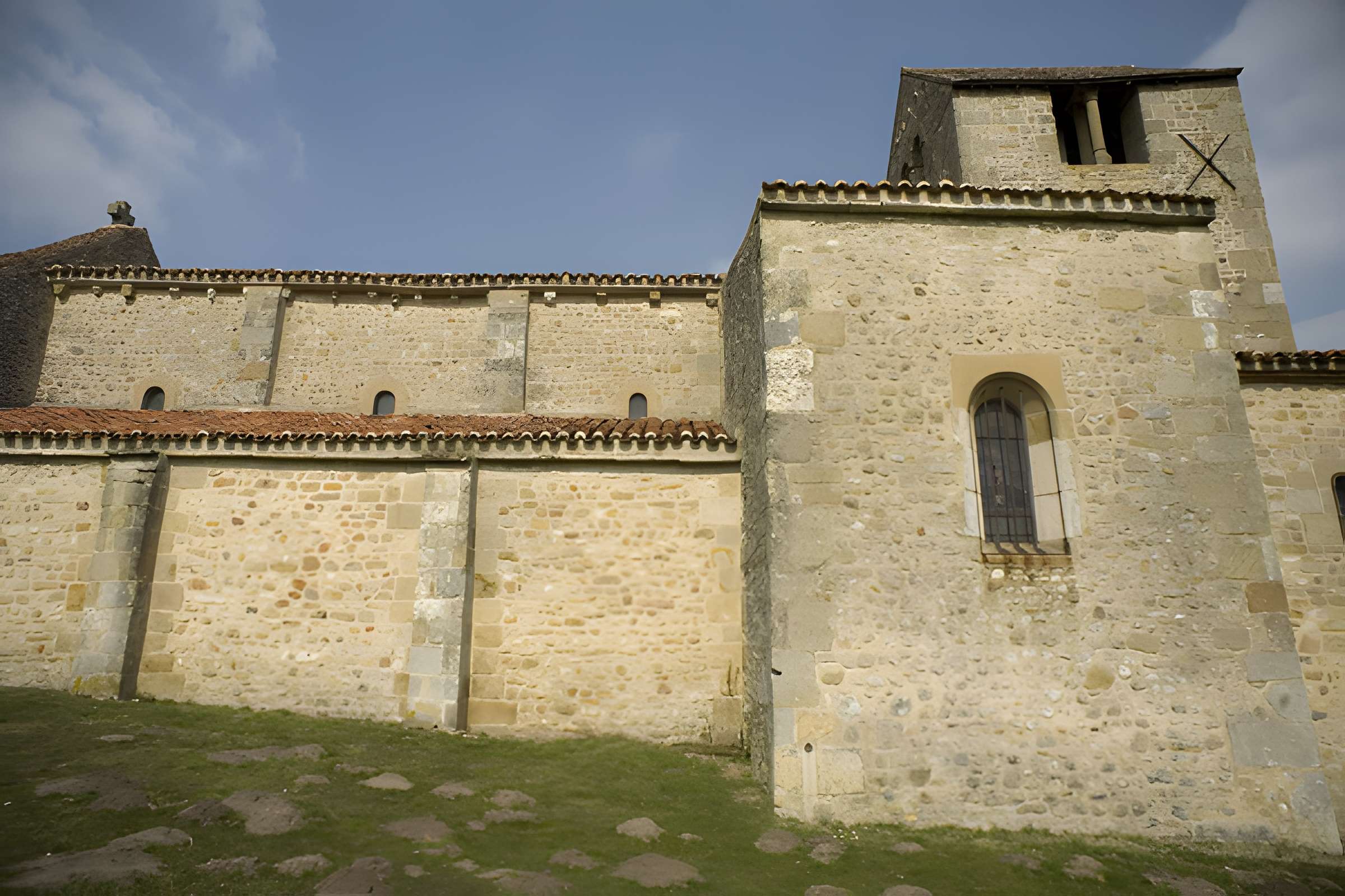 Église Saint-Laurent de Châtel-de-Neuvre