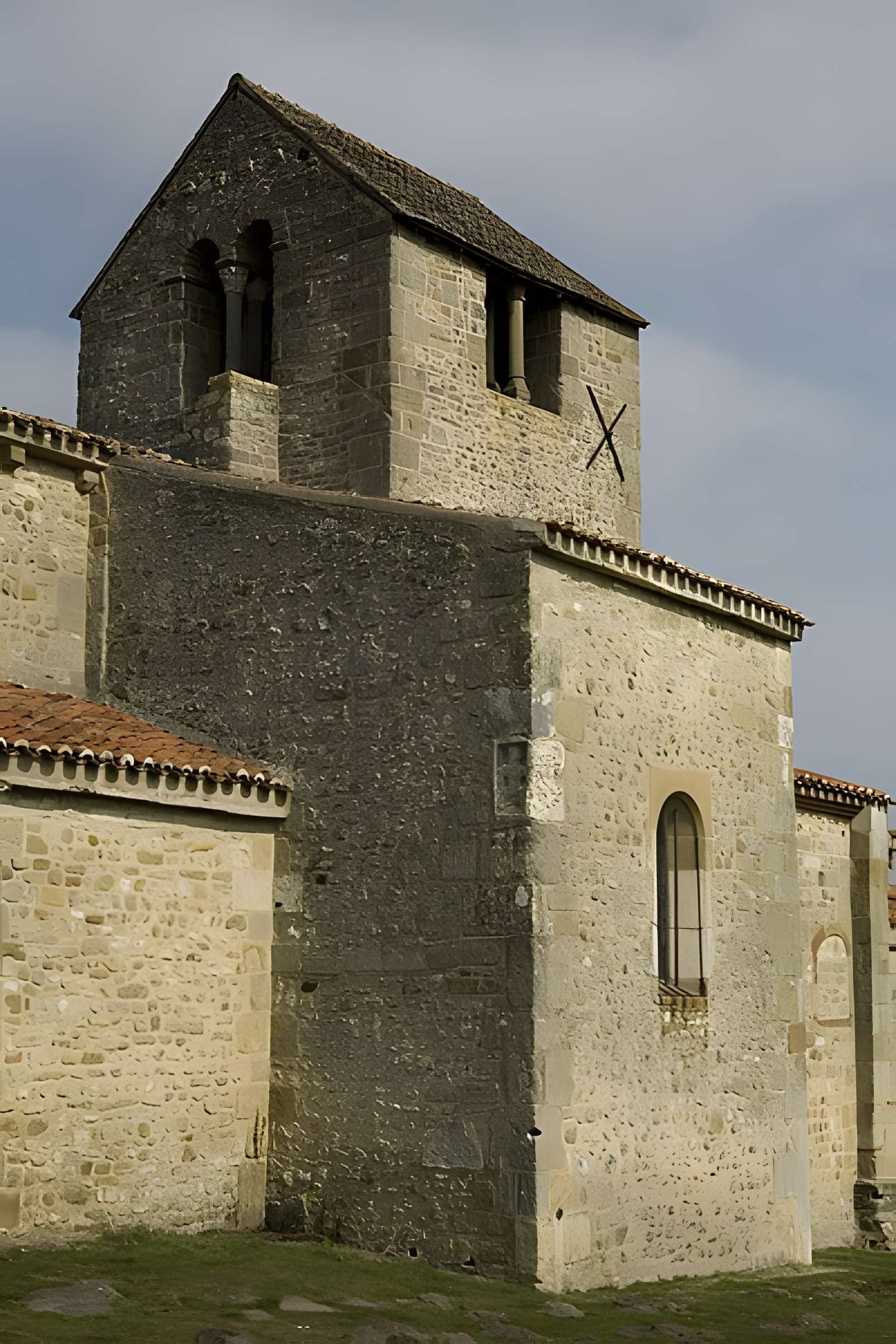 Église Saint-Laurent de Châtel-de-Neuvre