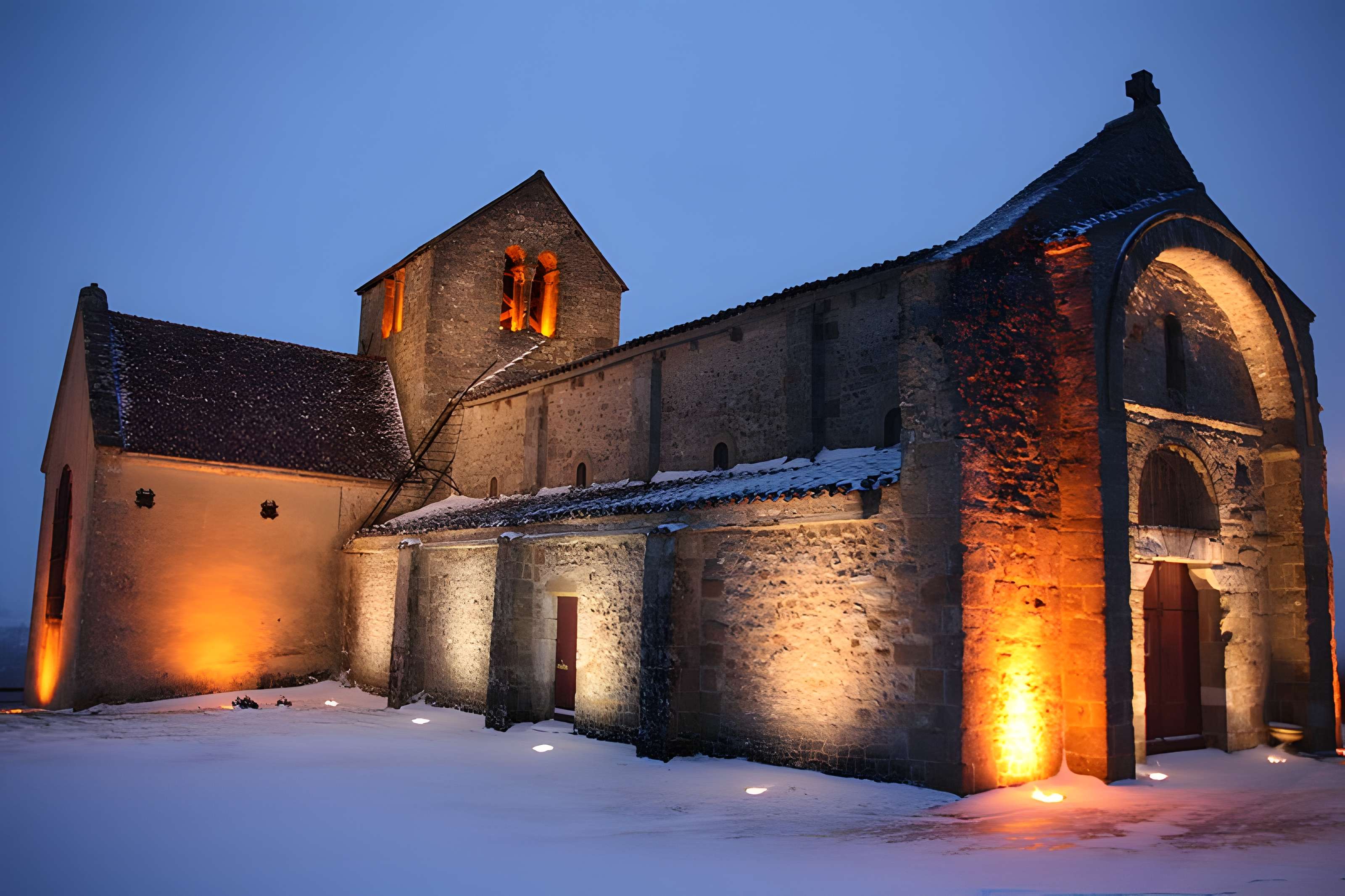Église Saint-Laurent de Châtel-de-Neuvre