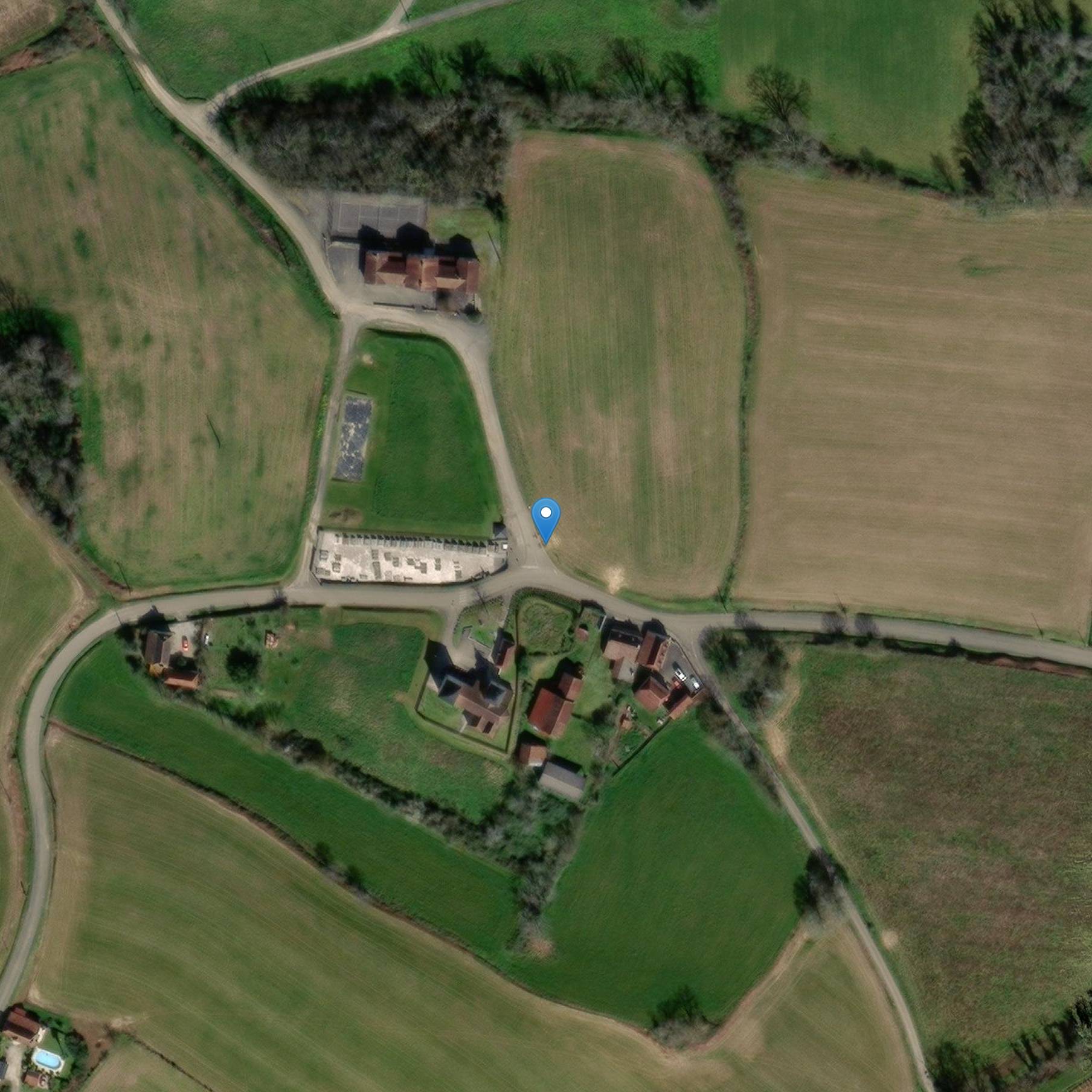 Photo de Piets-Plasence-Moustrouの前提の教会