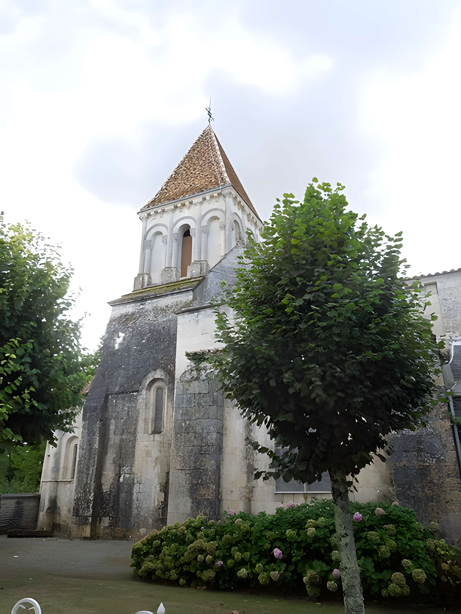Église Saint-Laurent de Plassac