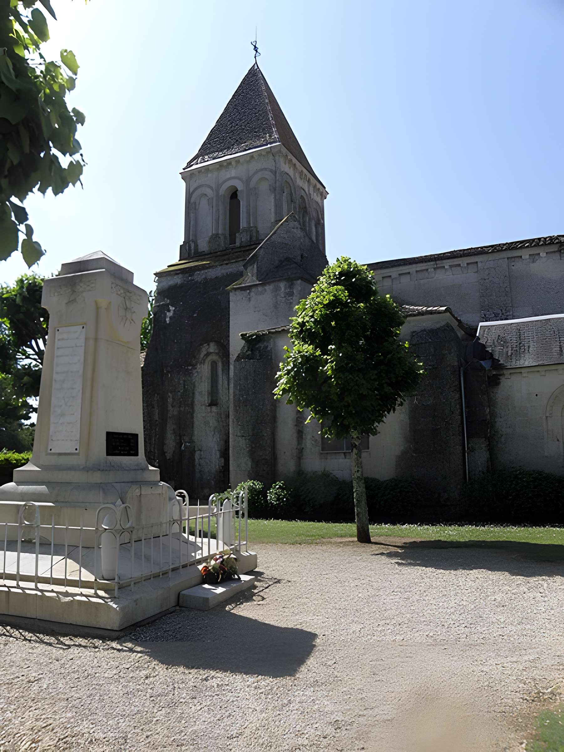 Église Saint-Laurent de Plassac