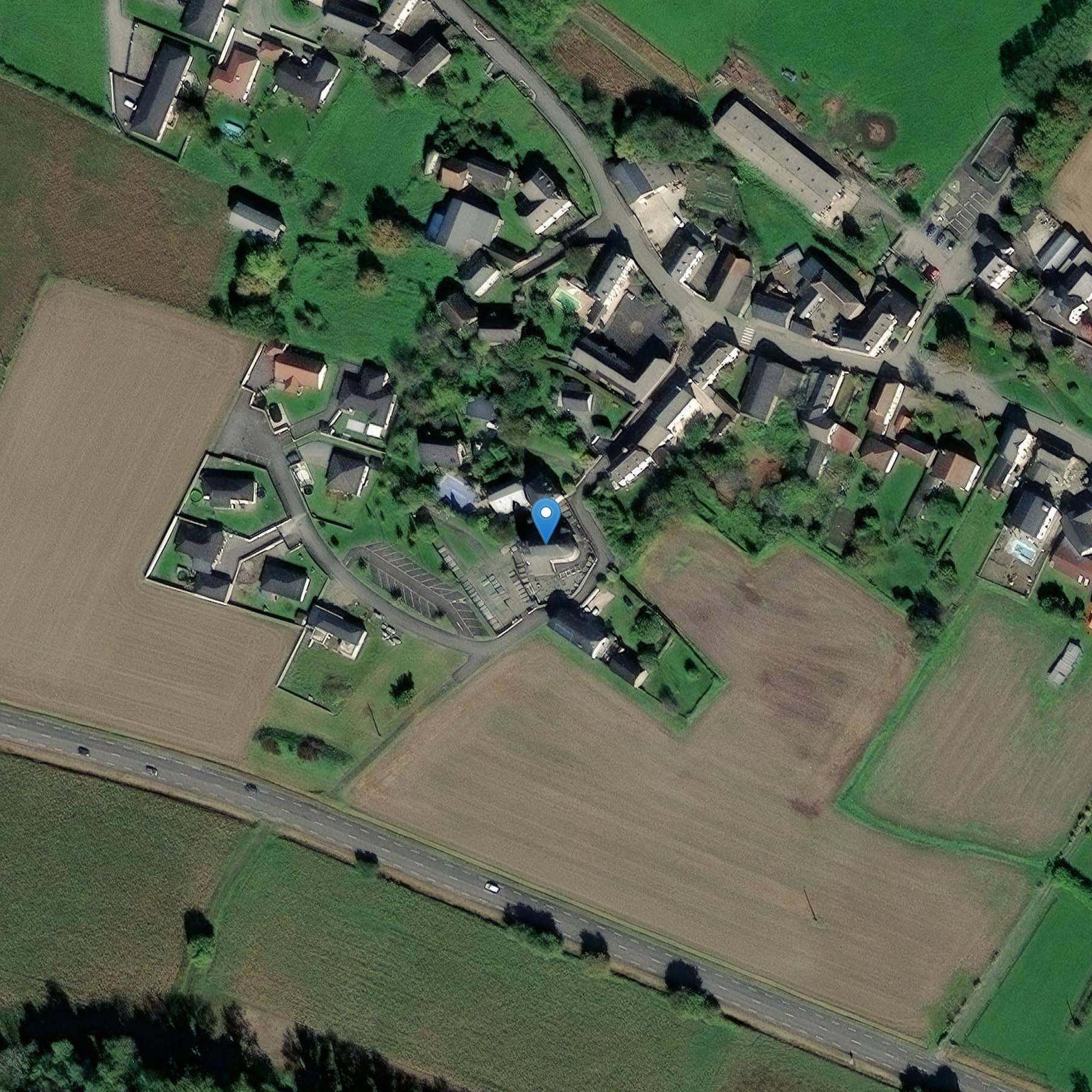 Photo de Tarsacqの前提の教会