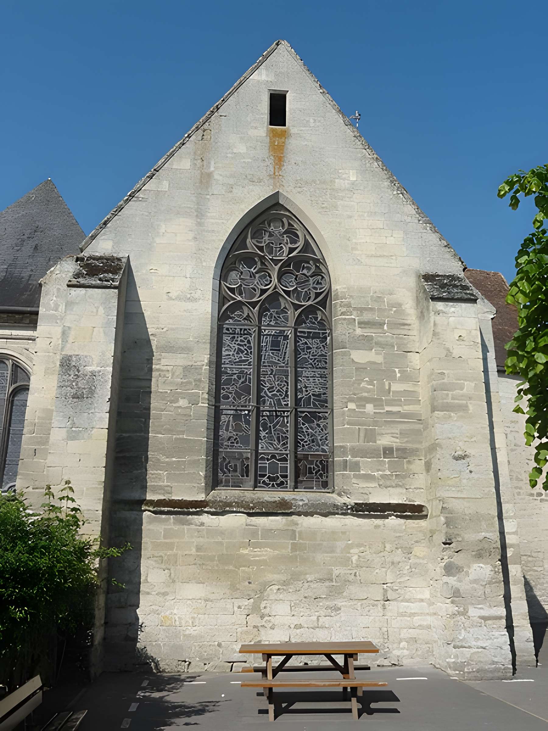 Église Saint-Léger de Balagny-sur-Thérain