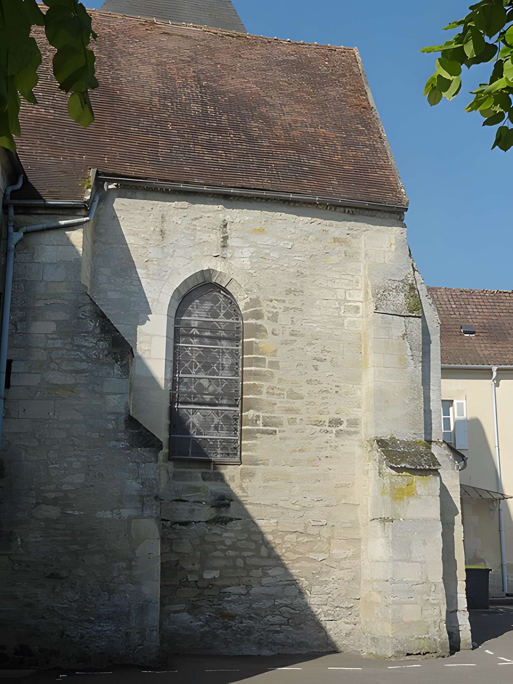 Église Saint-Léger de Balagny-sur-Thérain