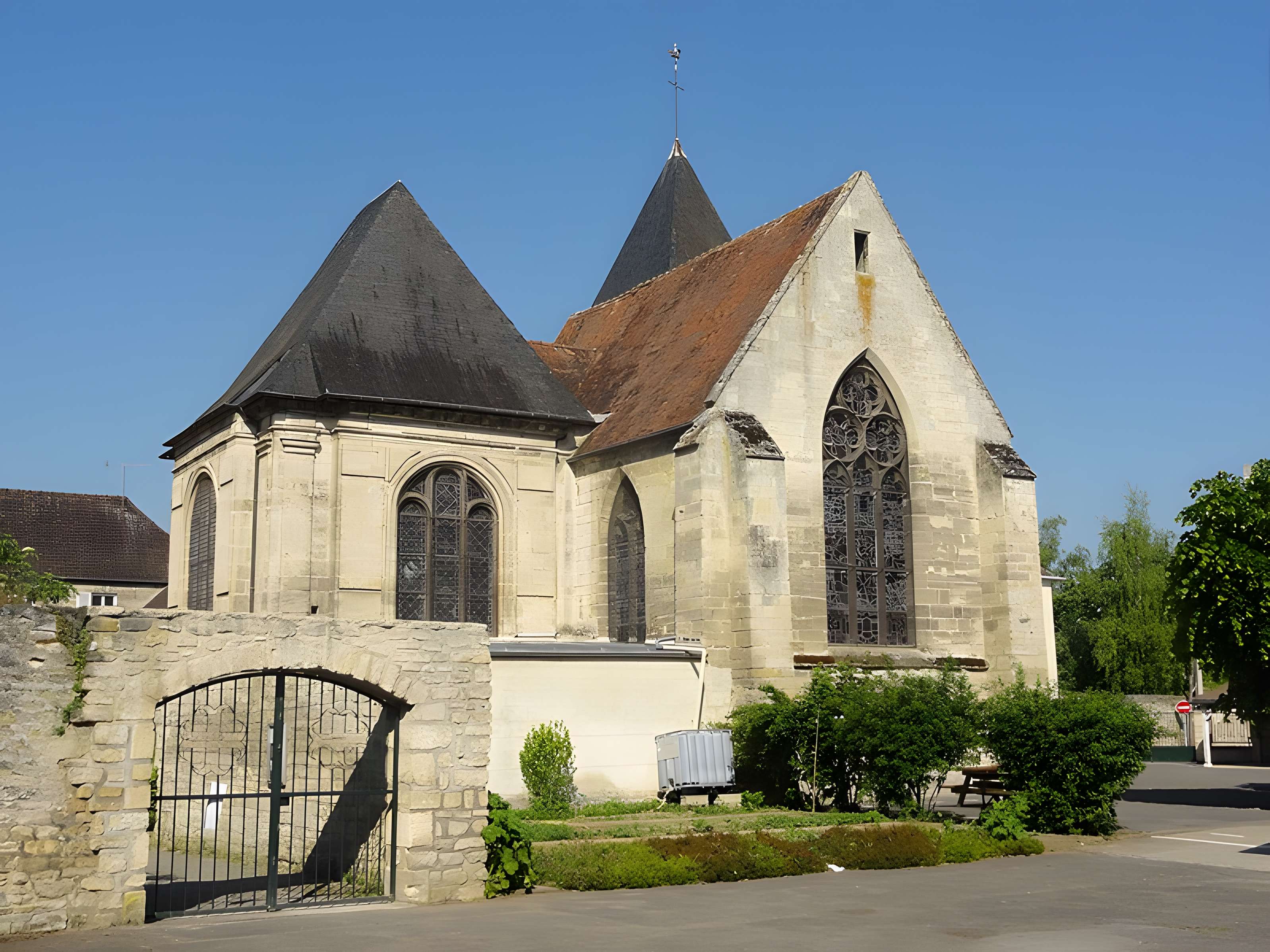 Église Saint-Léger de Balagny-sur-Thérain