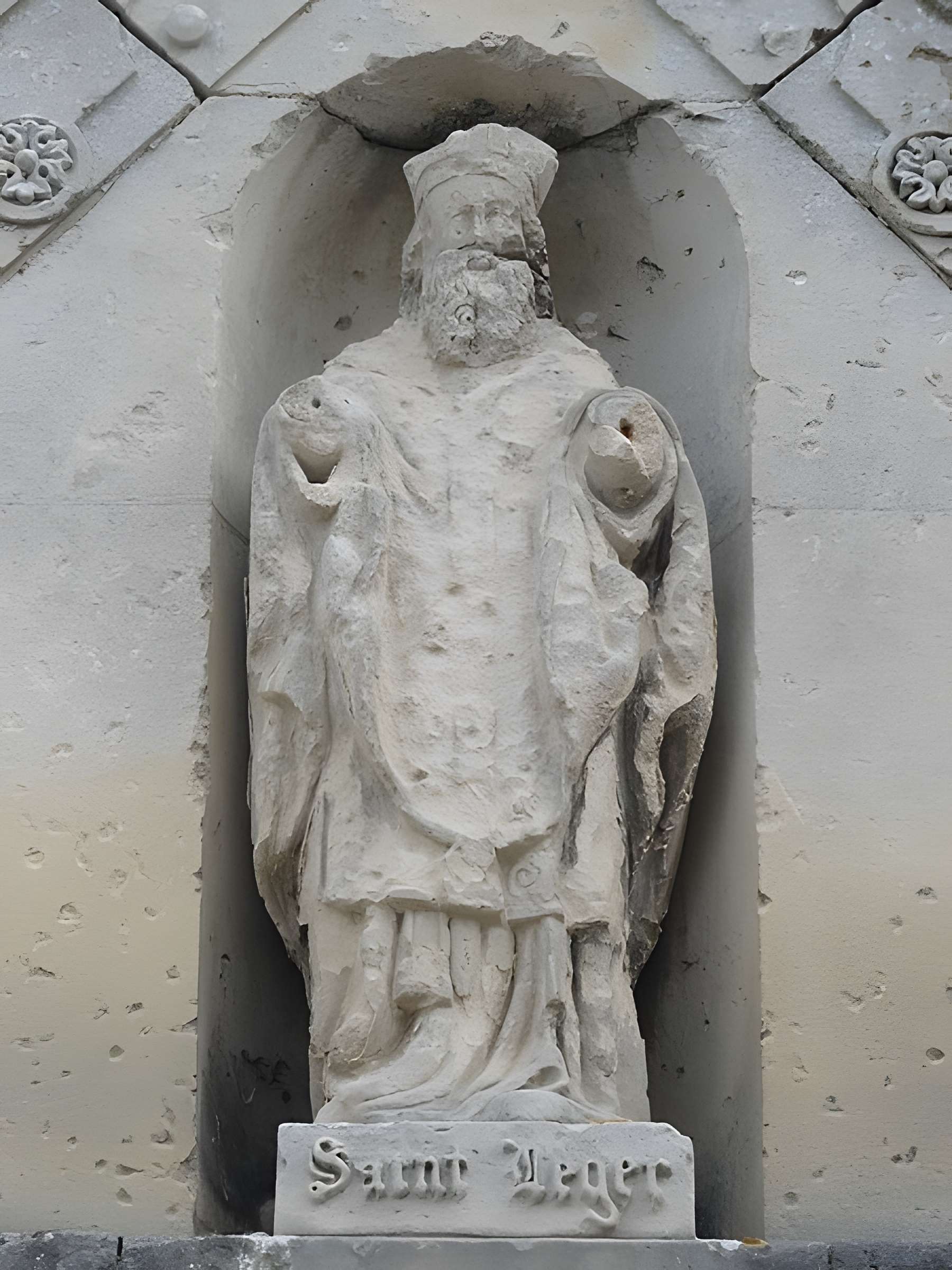 Église Saint-Léger de Balagny-sur-Thérain