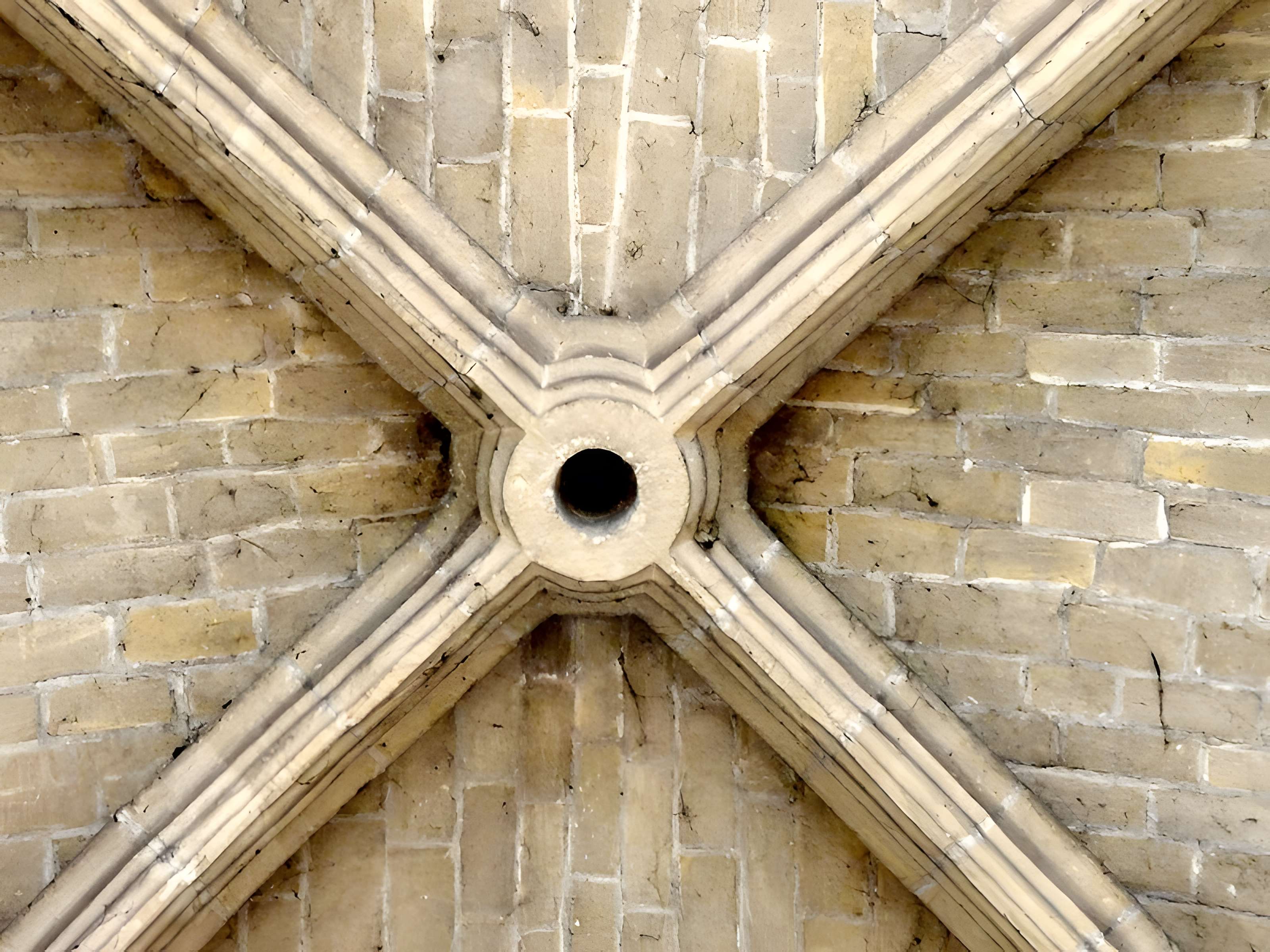Église Saint-Léger de Balagny-sur-Thérain