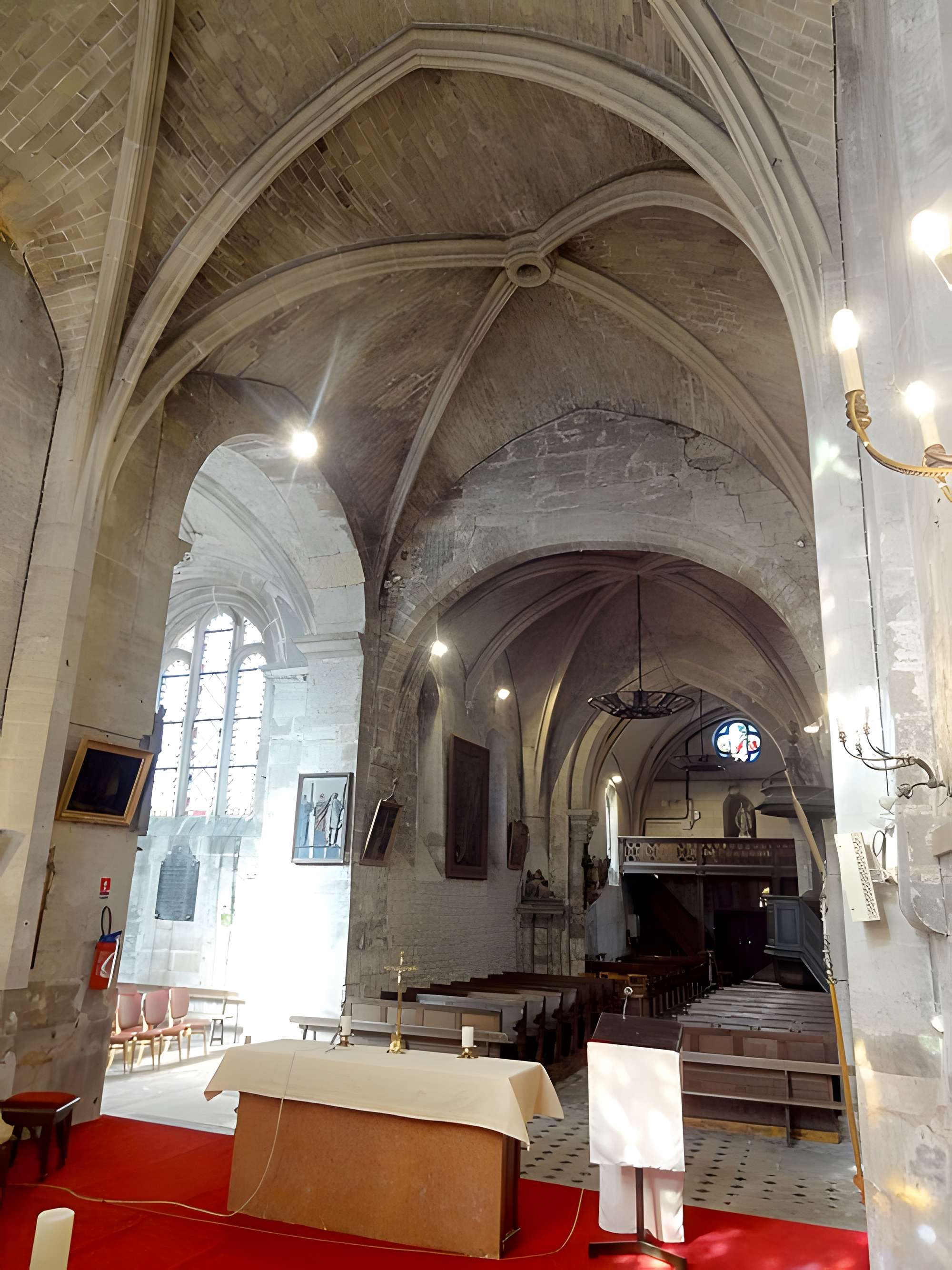 Église Saint-Léger de Balagny-sur-Thérain
