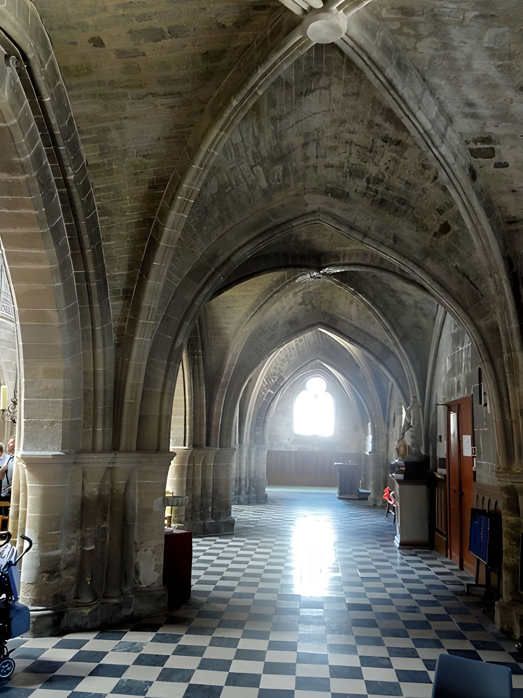 Église Saint-Léger de Mouy
