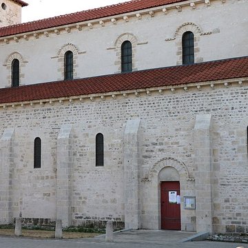 Église Saint-Léger dÉbreuil