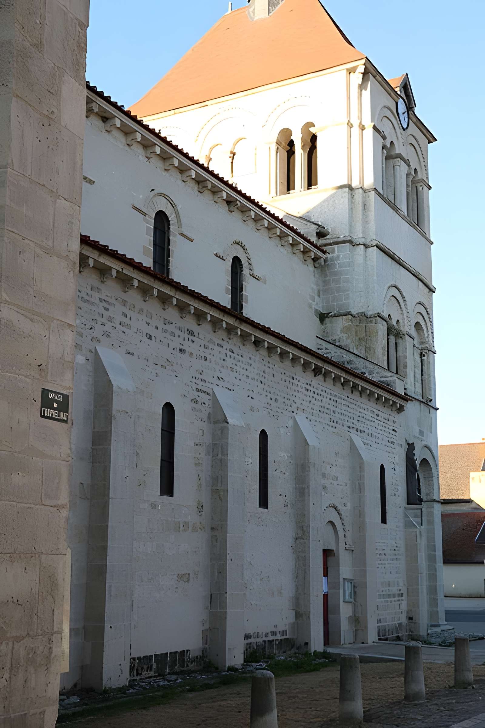 Église Saint-Léger d'Ébreuil