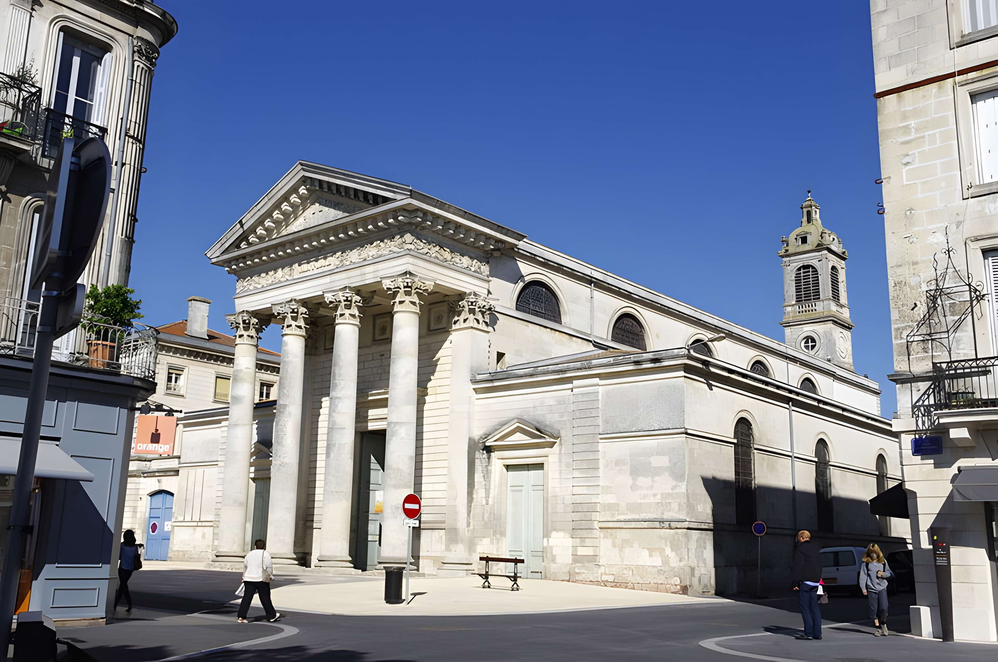 Église Saint-Louis de Rochefort