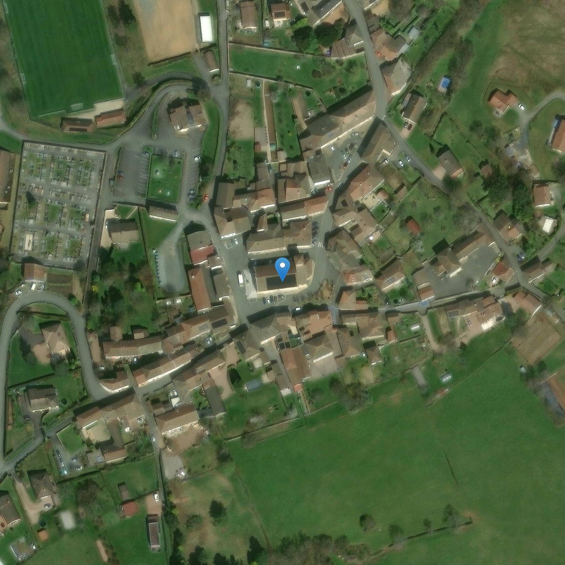 Photo de Kirche Saint Martin von Poule-les-Écharmeaux