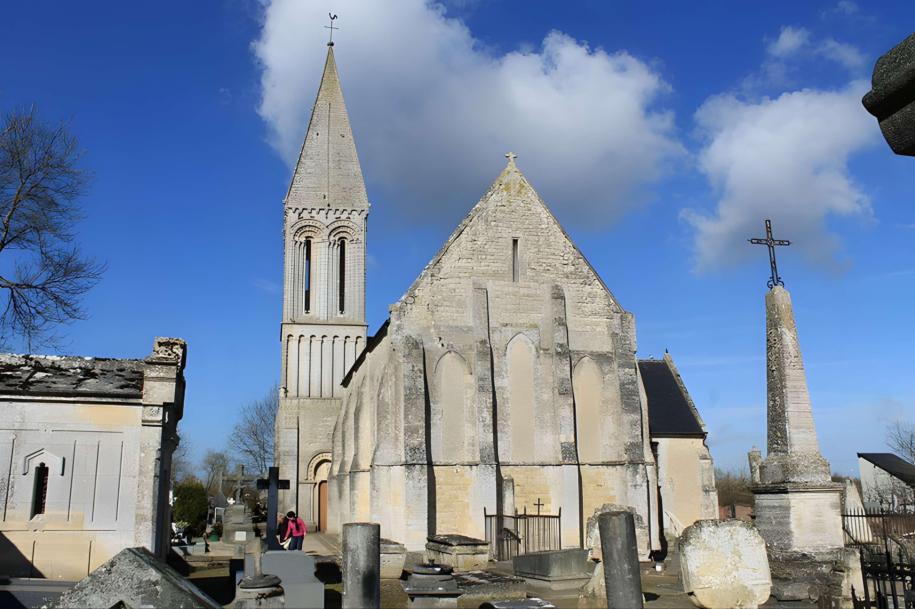 Église Saint-Loup de Saint-Loup-Hors 