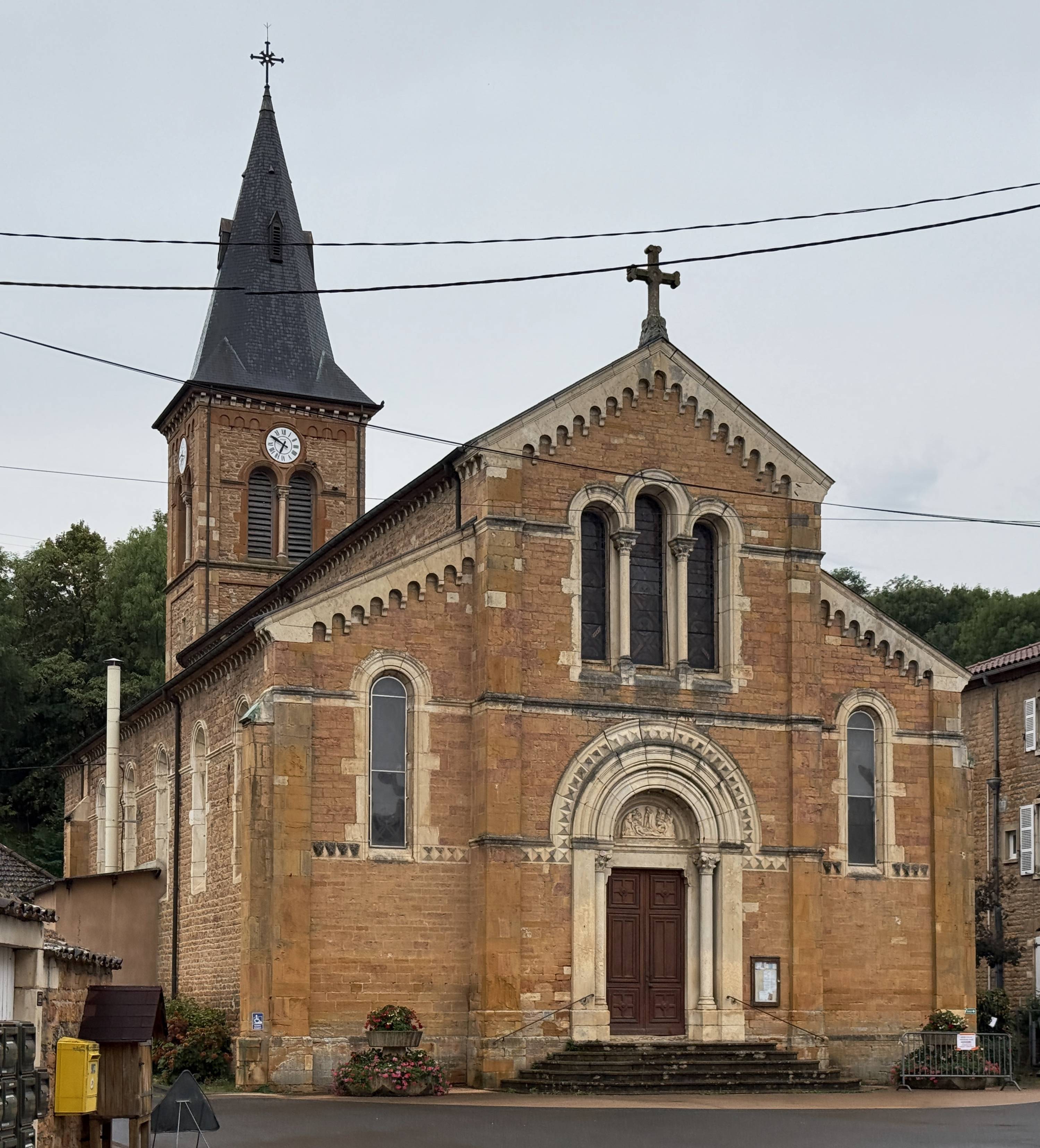 Photo de Saint-Julien Kerk van Saint-Julien (Rhône)