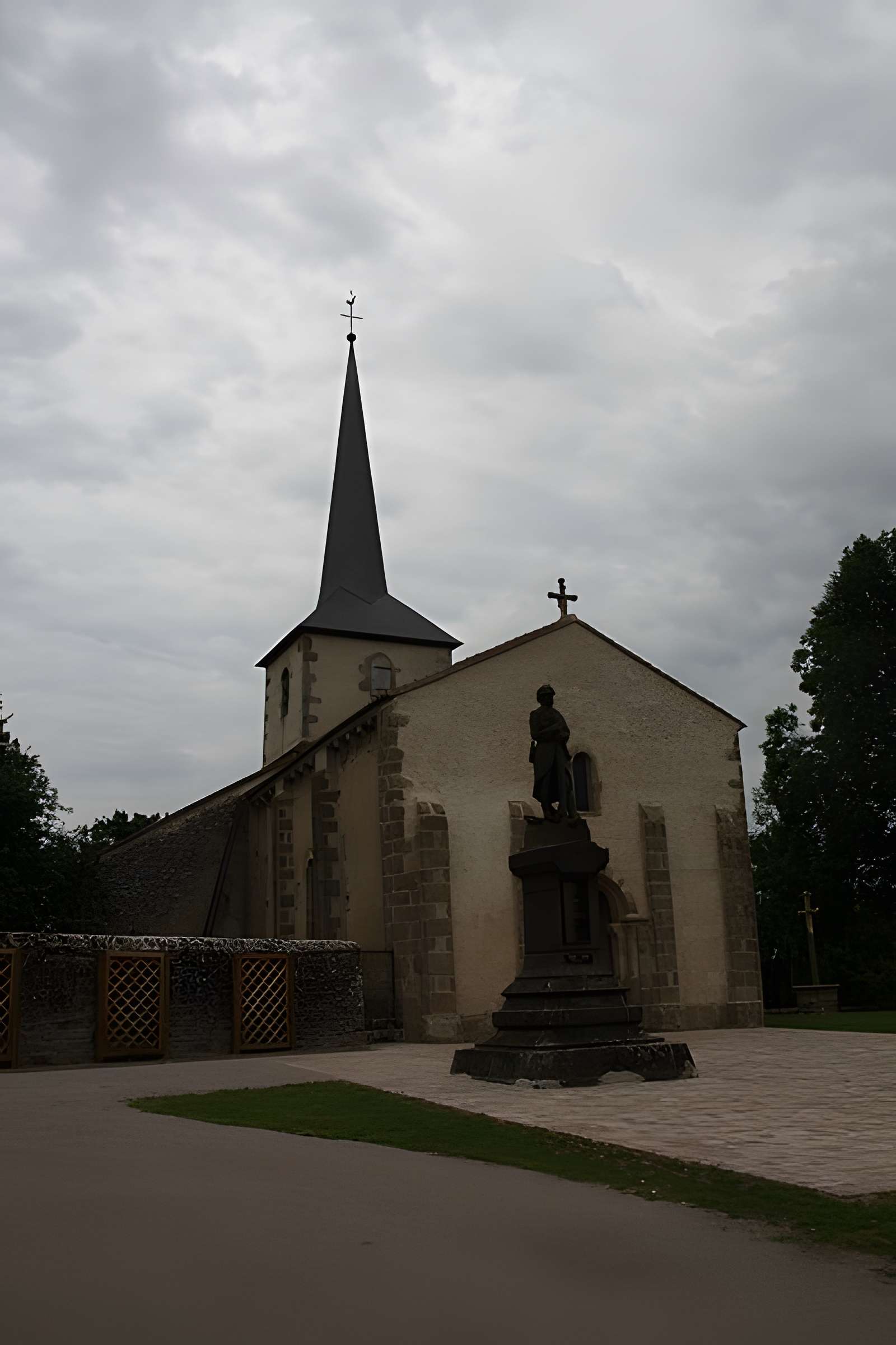 Église Saint-Marcel de Saint-Marcel-en-Murat