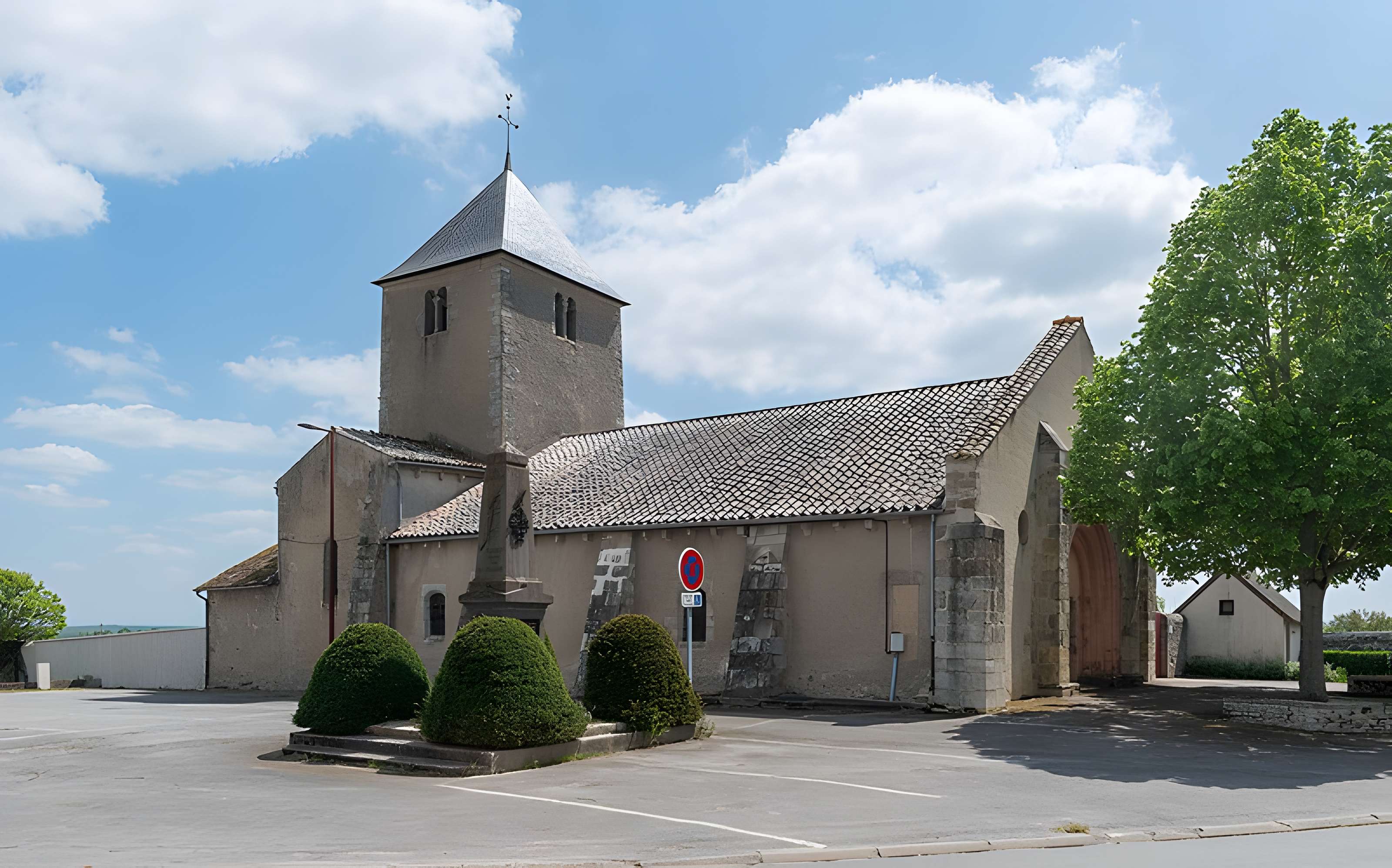 Église Saint-Marien de Target