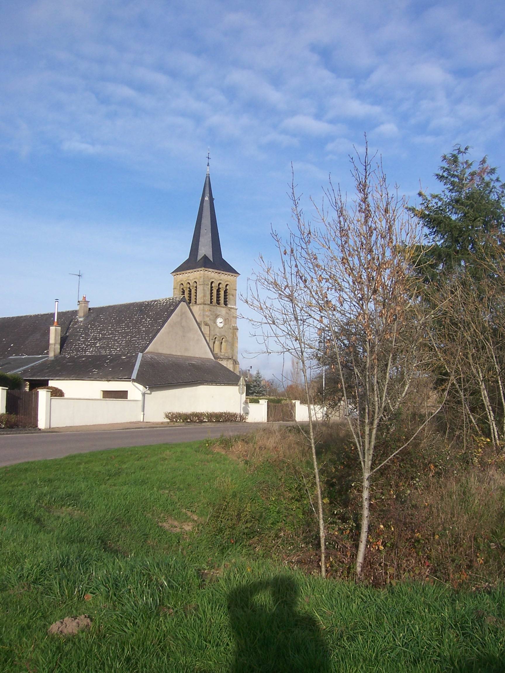 Photo de Église Sainte-Jeanne-de-Chantal de Monthelon