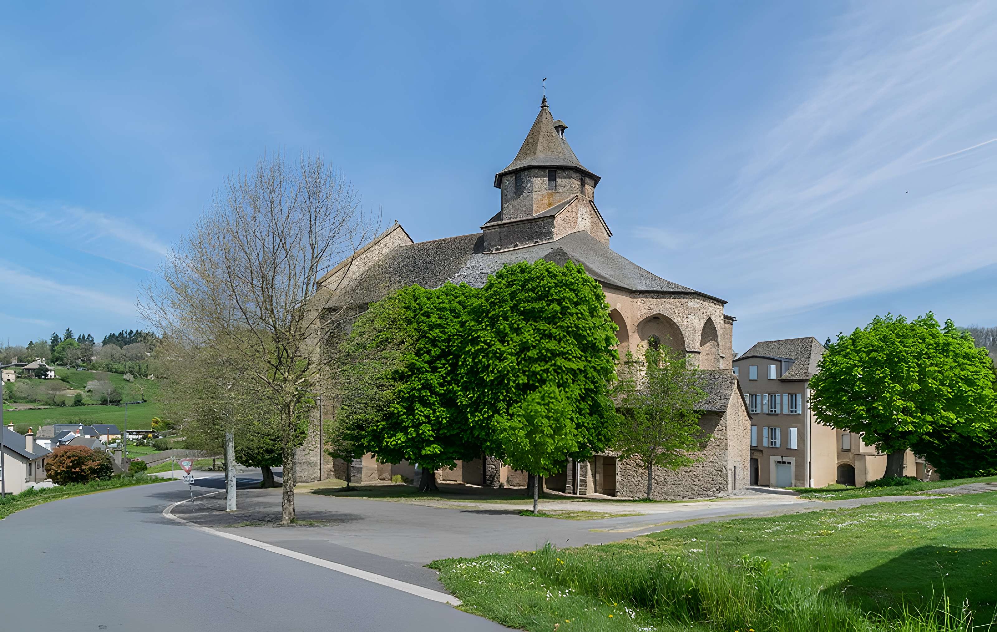 Église Saint-Martial de Rieupeyroux