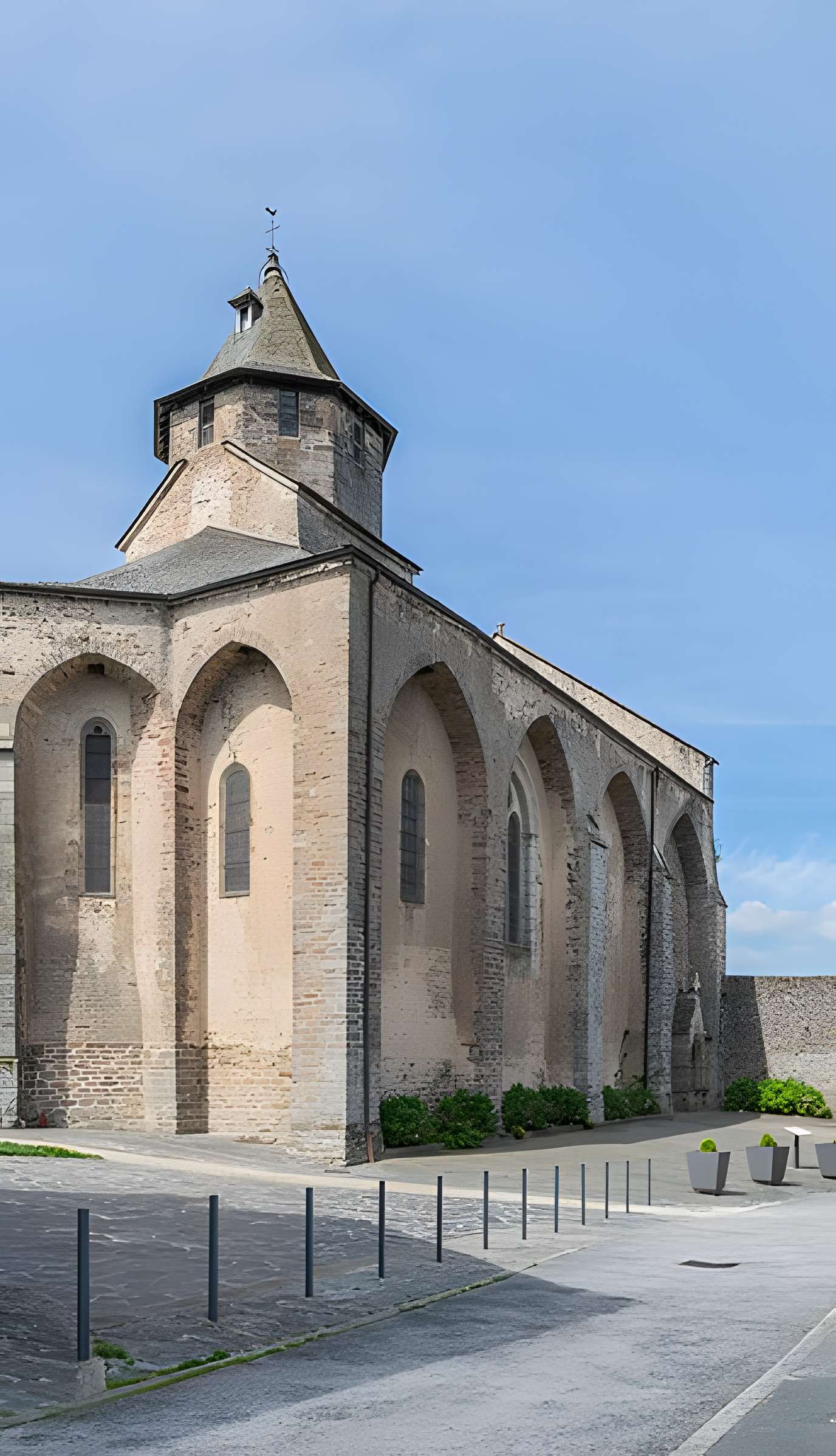 Église Saint-Martial de Rieupeyroux