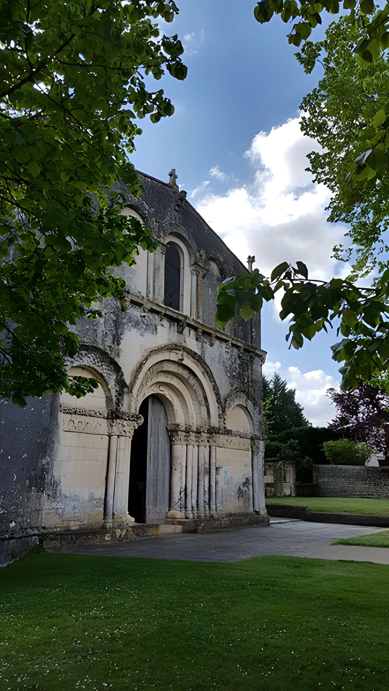 Église Saint-Martial du Douhet