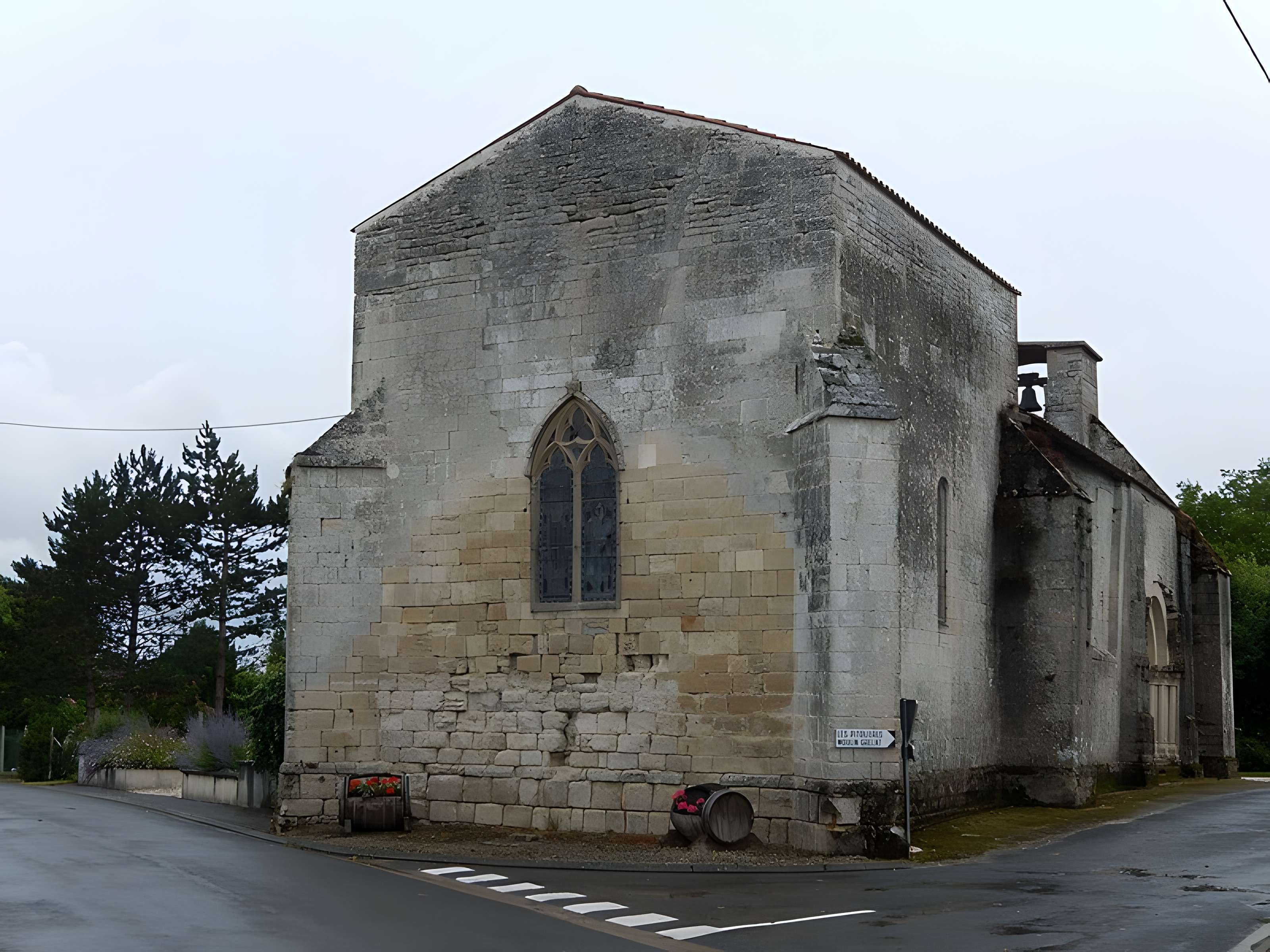 Église Saint-Martin d'Aujac