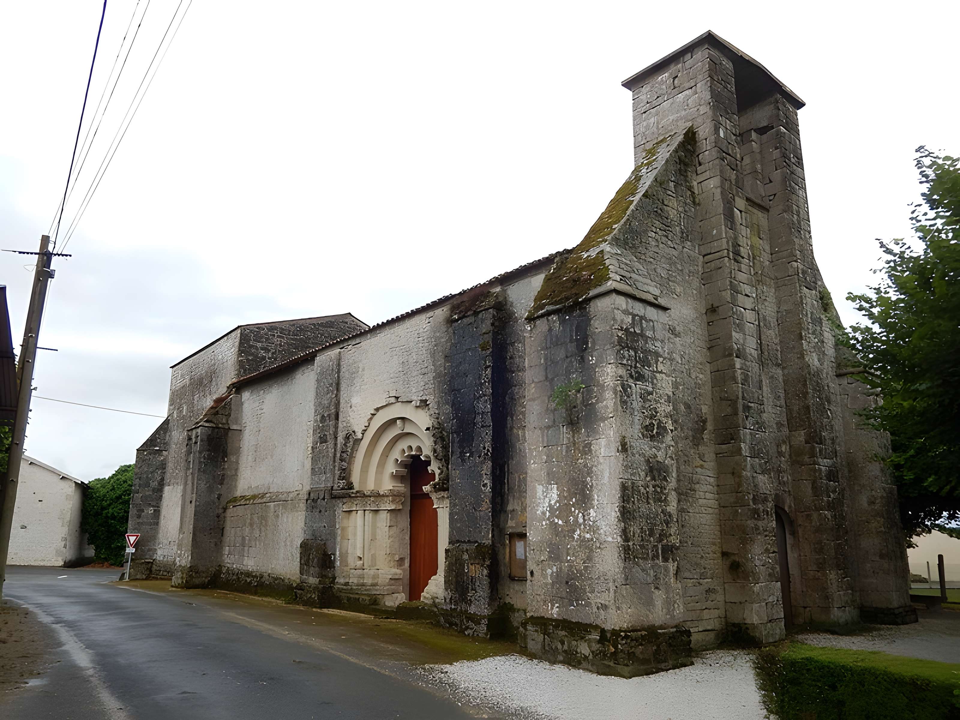 Église Saint-Martin d'Aujac