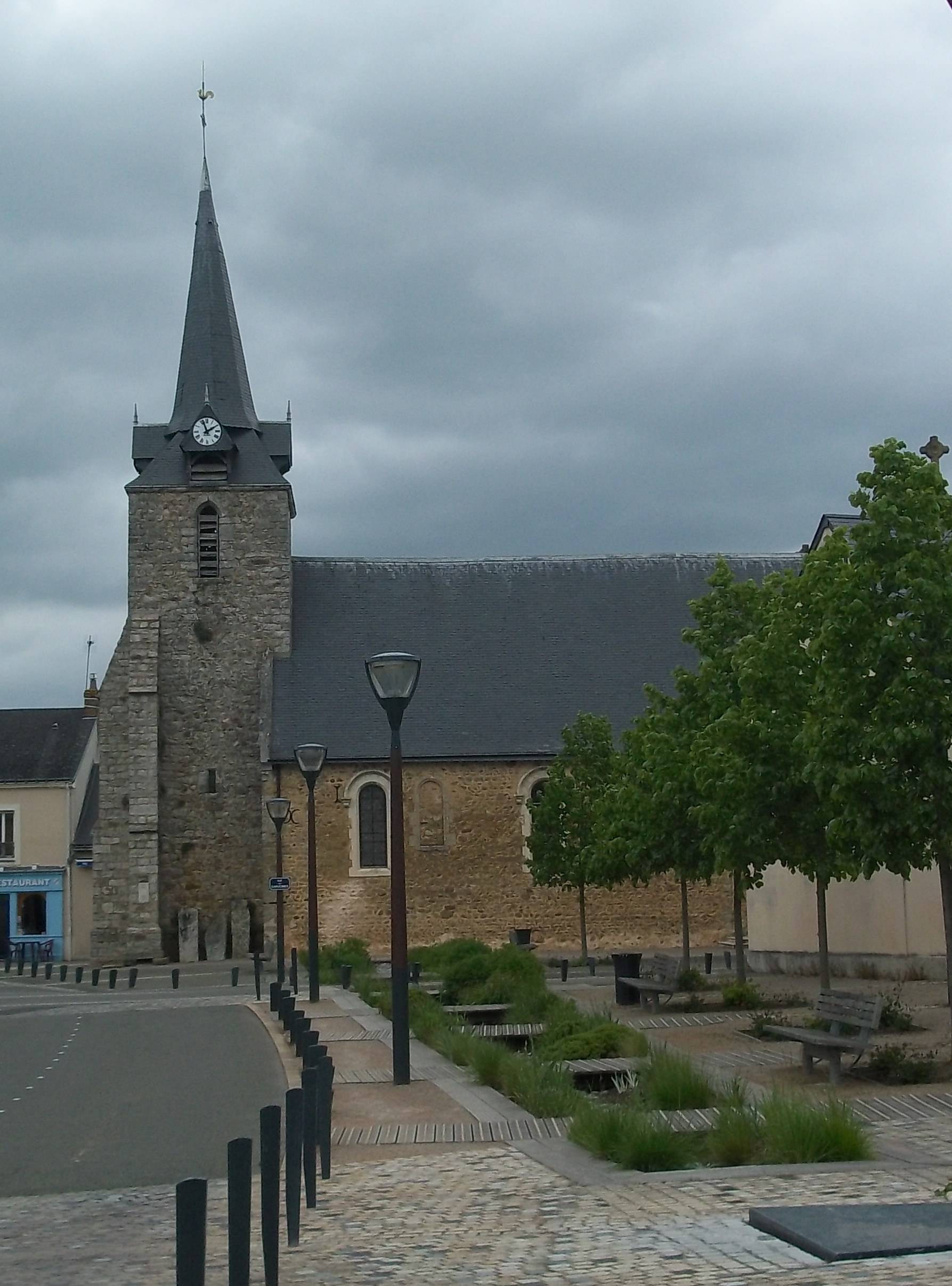 Photo de Église Saint-Aubin de Sargé-lès-le-Mans