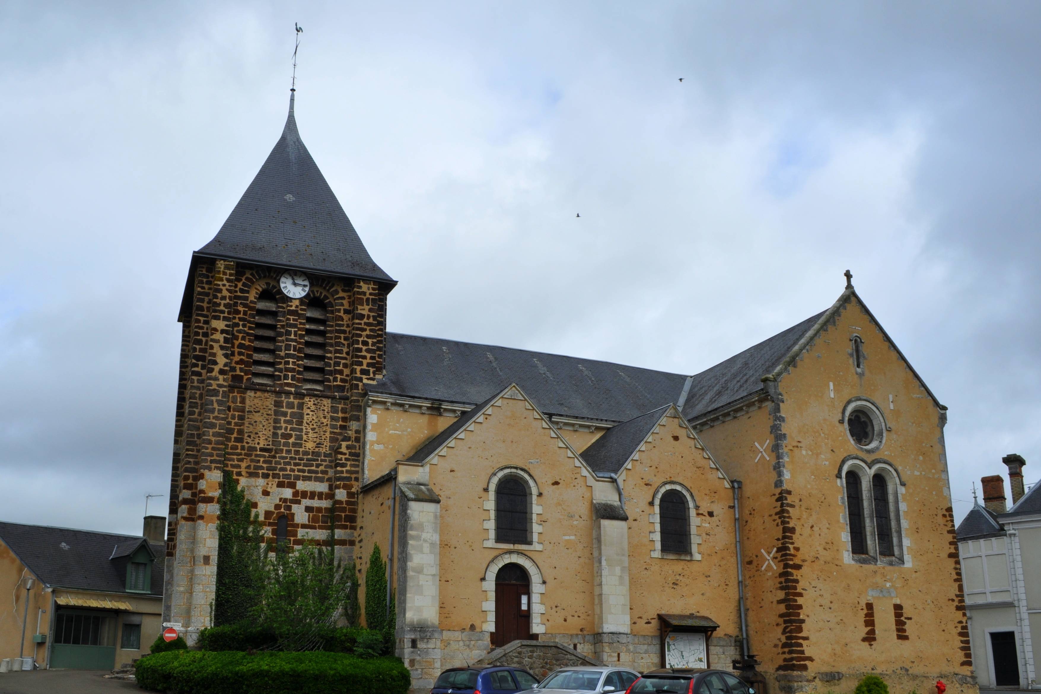 Photo de Église Saint-Martin d'Yvré-le-Pôlin