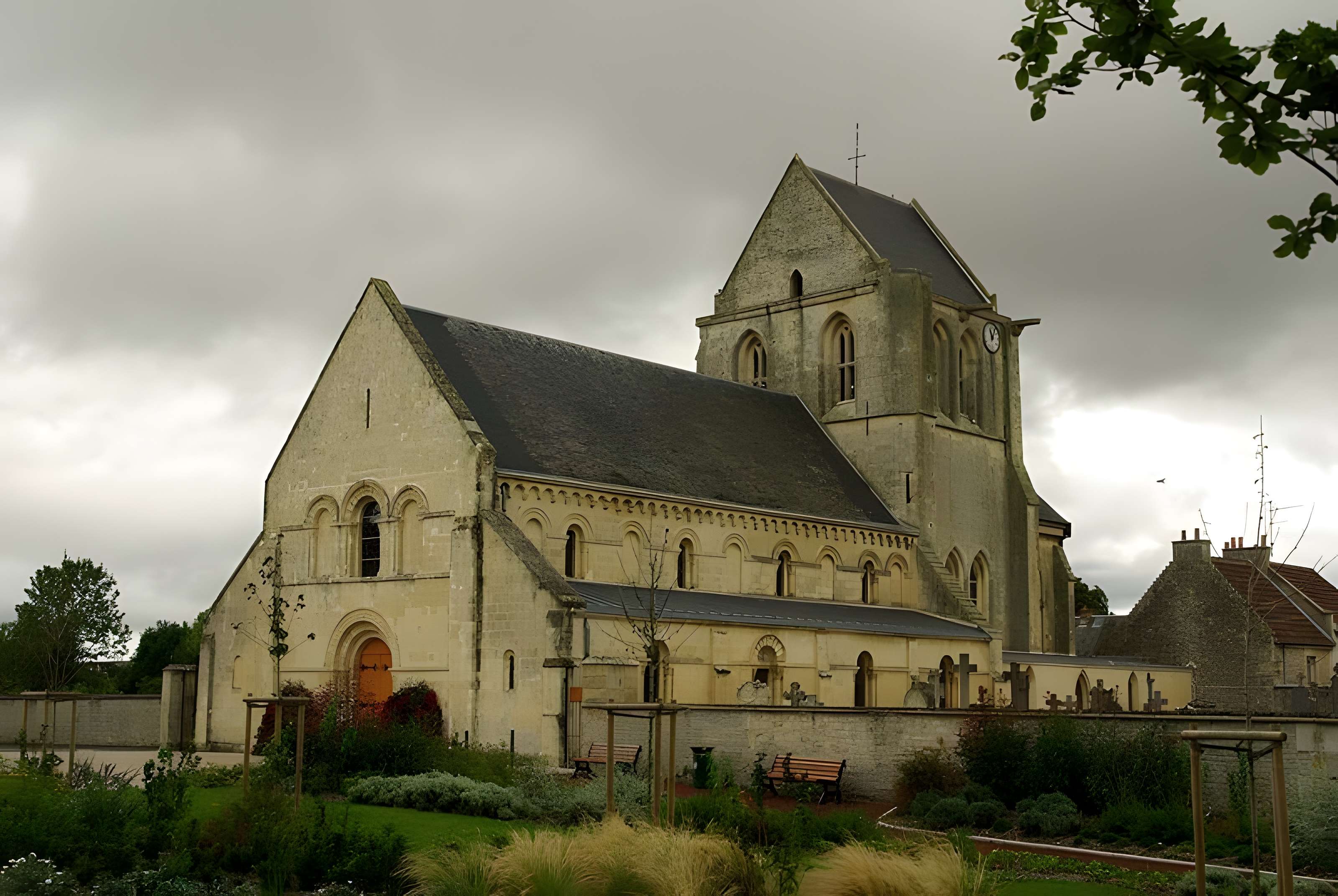 Église Saint-Martin de Carpiquet 