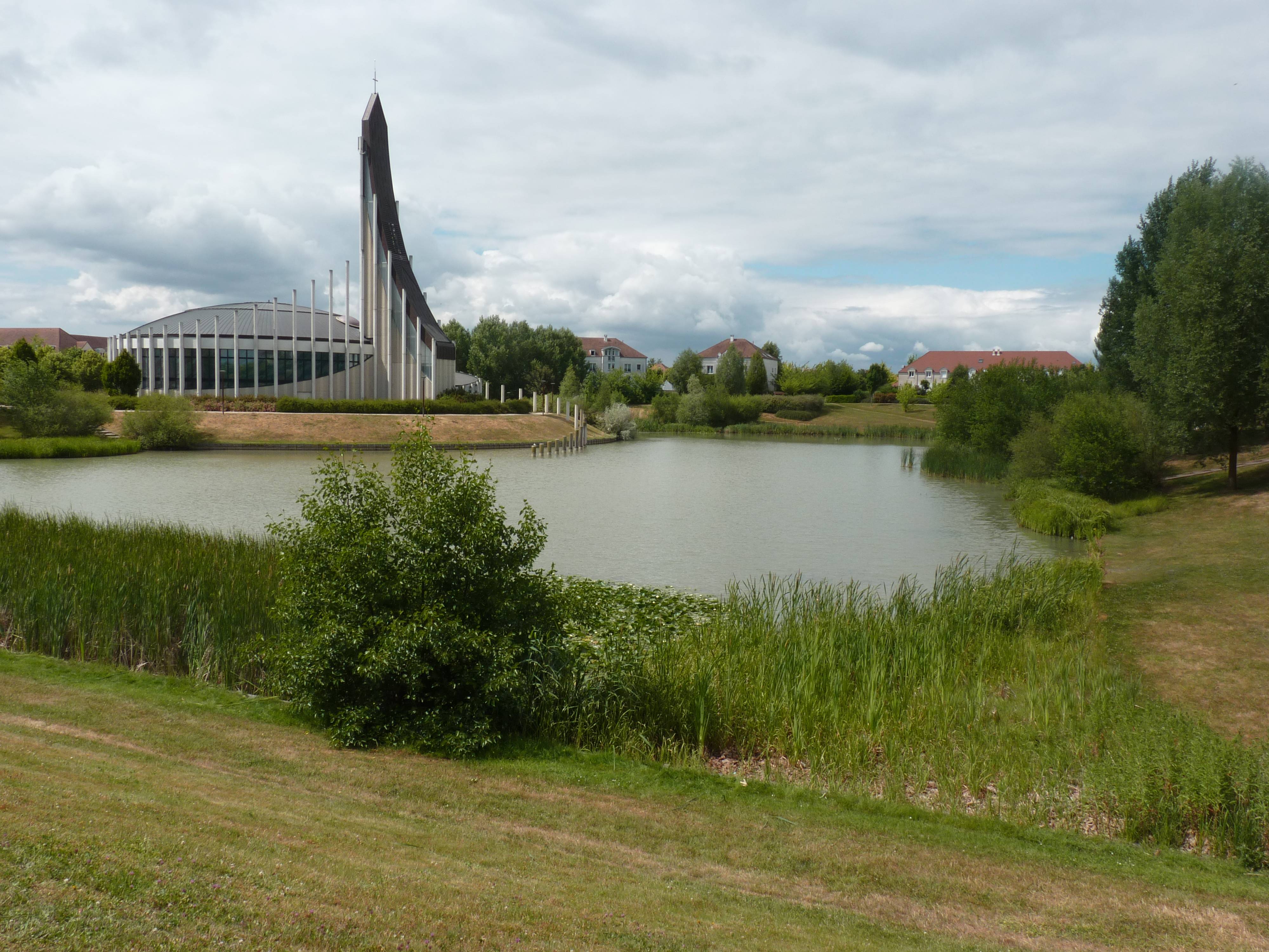Photo de Church of Notre-Dame-du-Val de Bussy-Saint-Georges