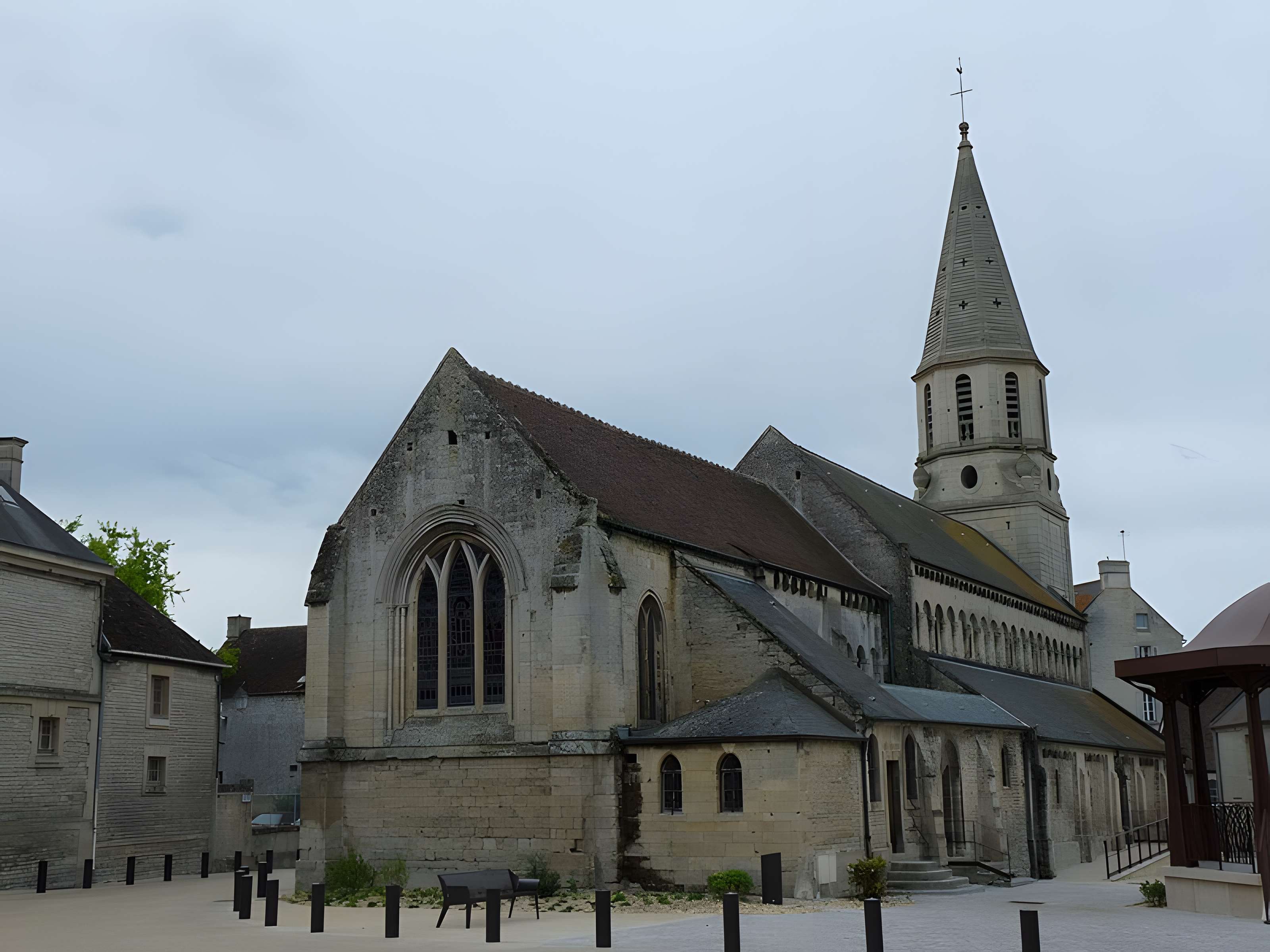 Église Saint-Martin de Creully