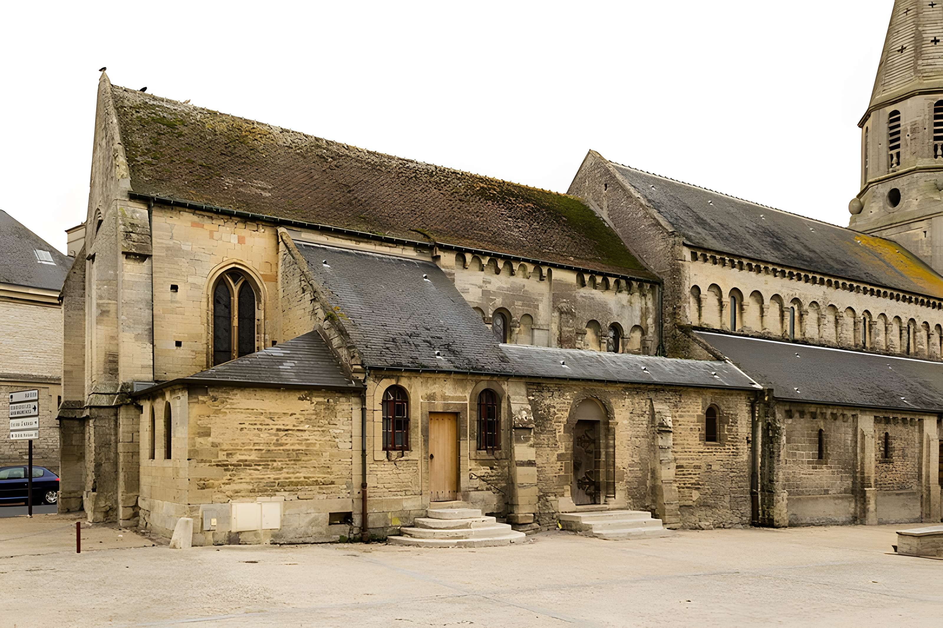 Église Saint-Martin de Creully