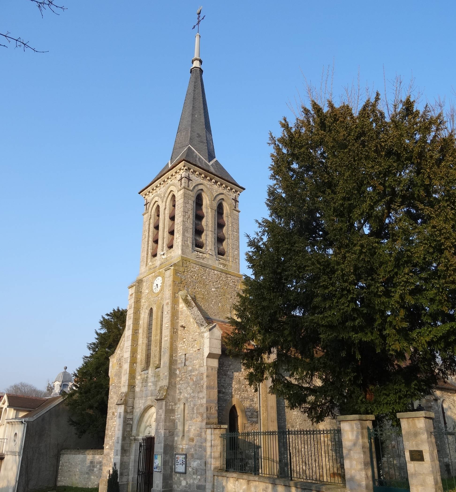 Photo de Kerk van Sint Nicolaas van Rubelles