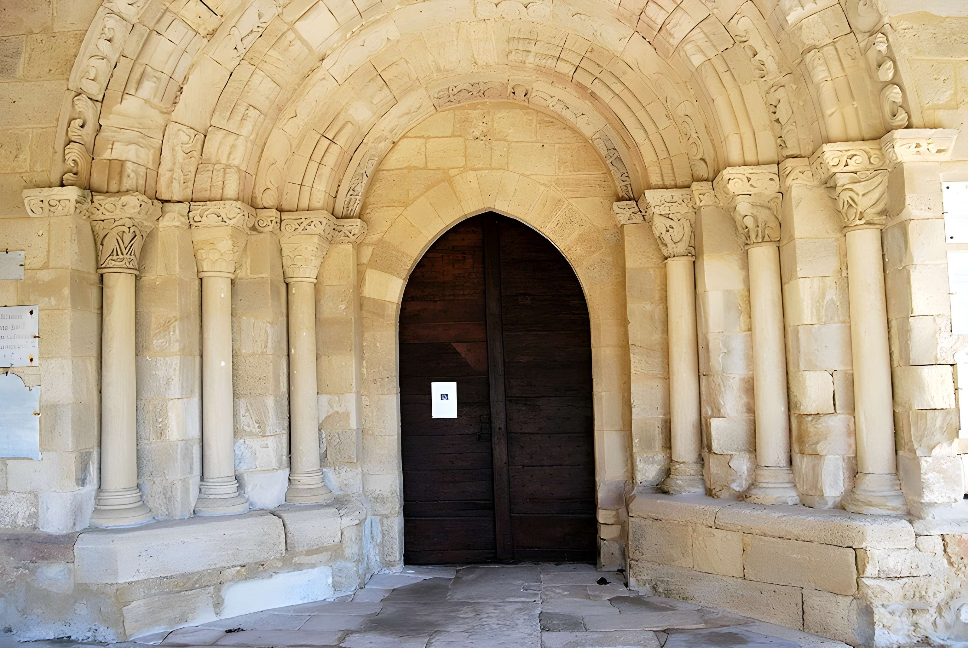 Église Saint-Martin de Jugazan