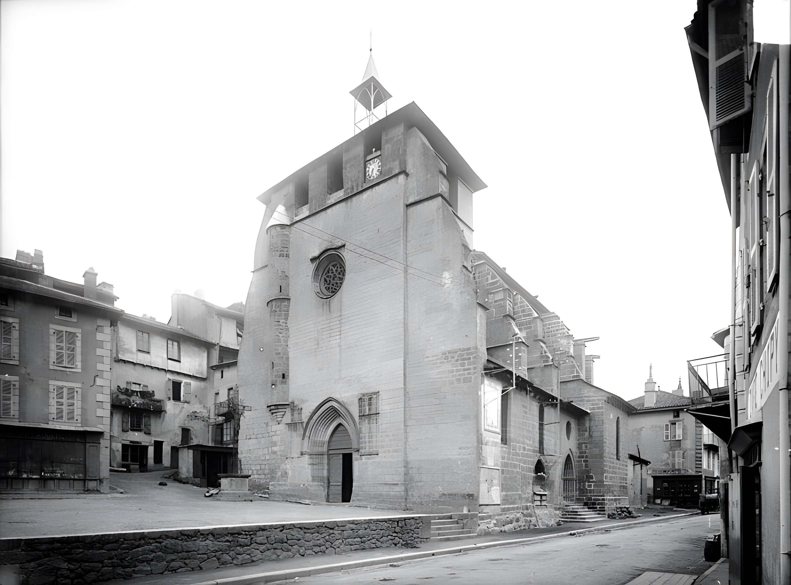 Église Saint-Martin de Laroquebrou