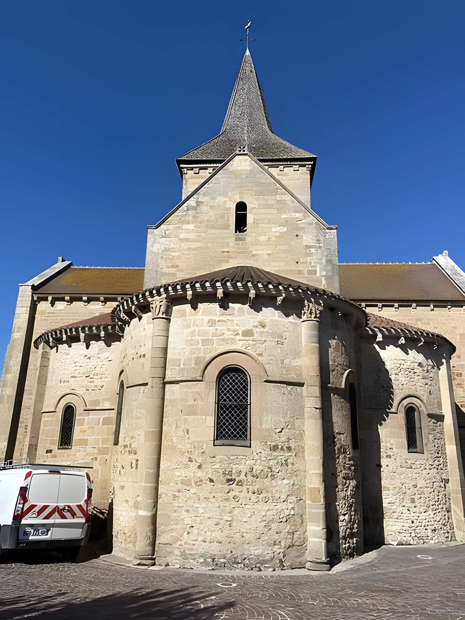 Église Saint-Martin de Lurcy-Lévis