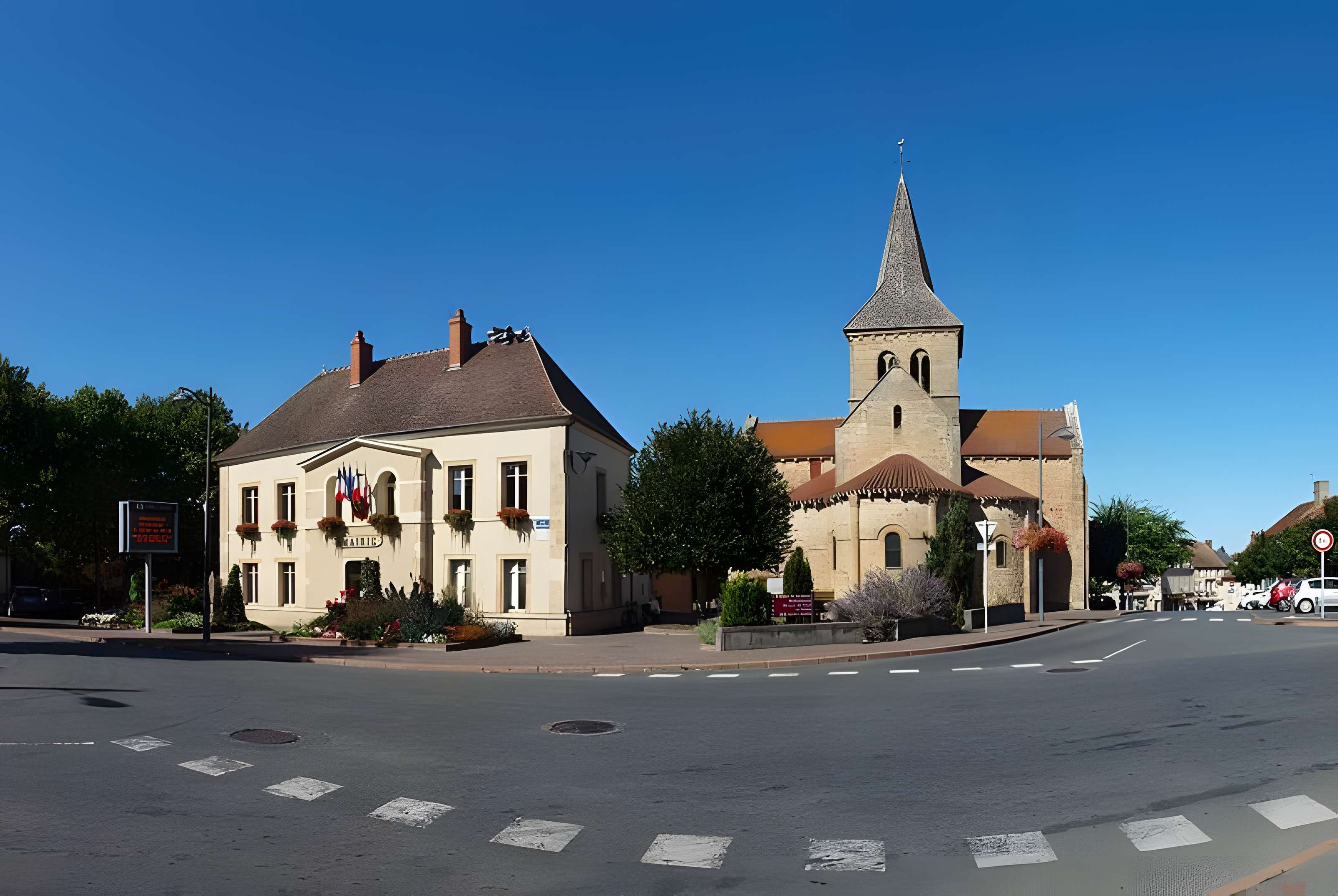 Église Saint-Martin de Lurcy-Lévis