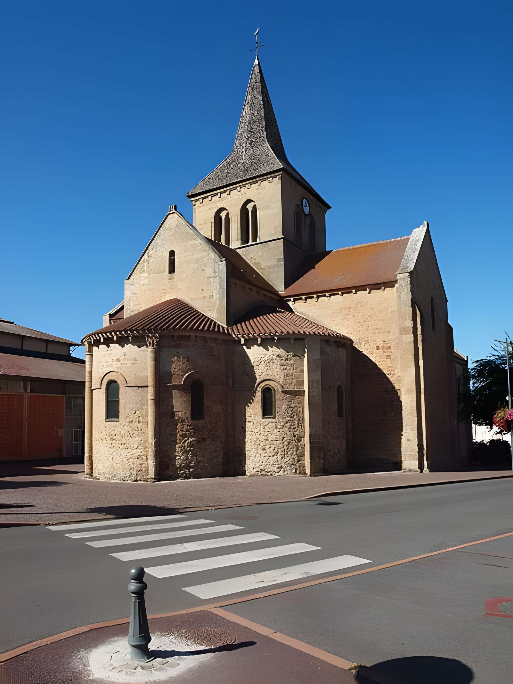 Église Saint-Martin de Lurcy-Lévis