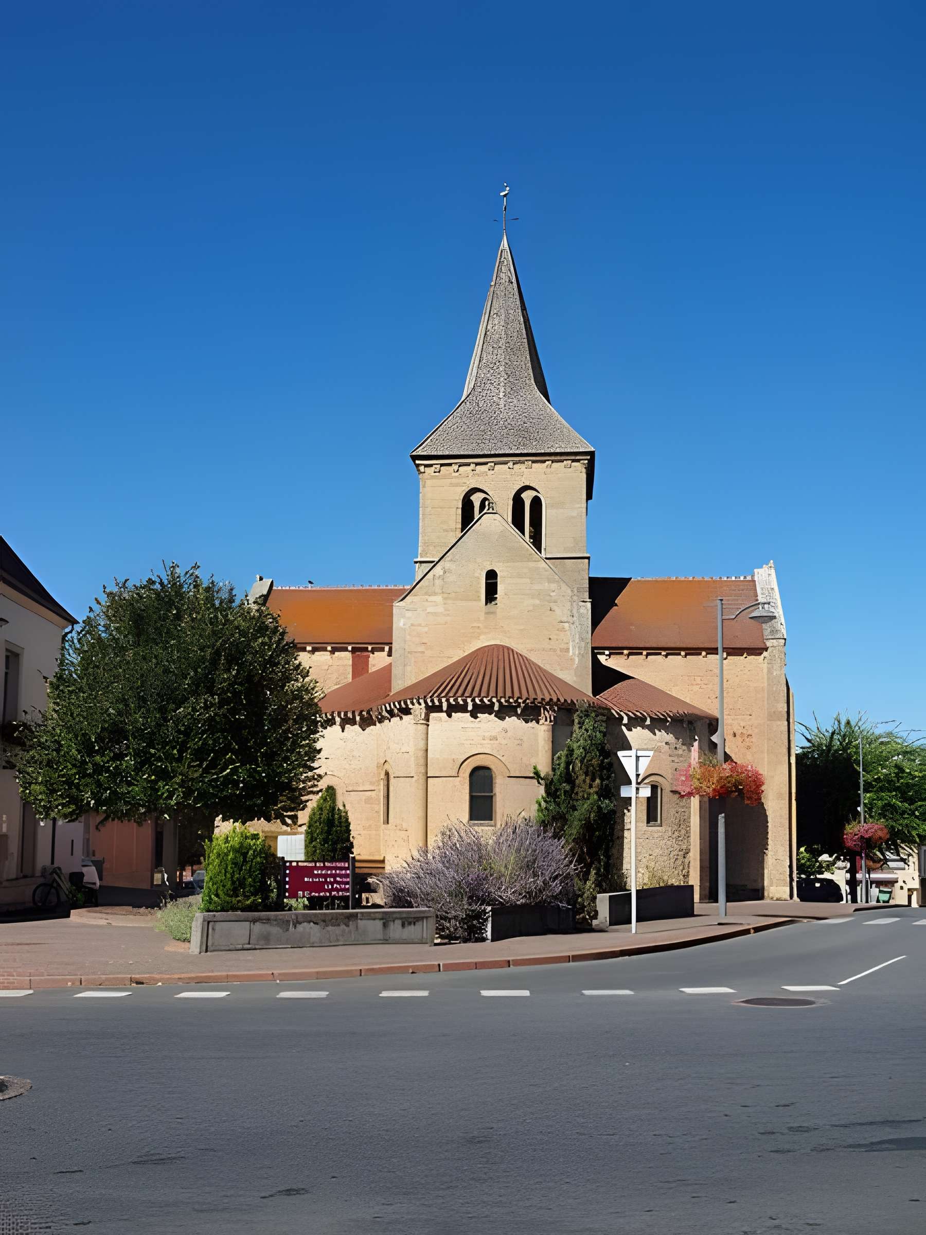 Église Saint-Martin de Lurcy-Lévis