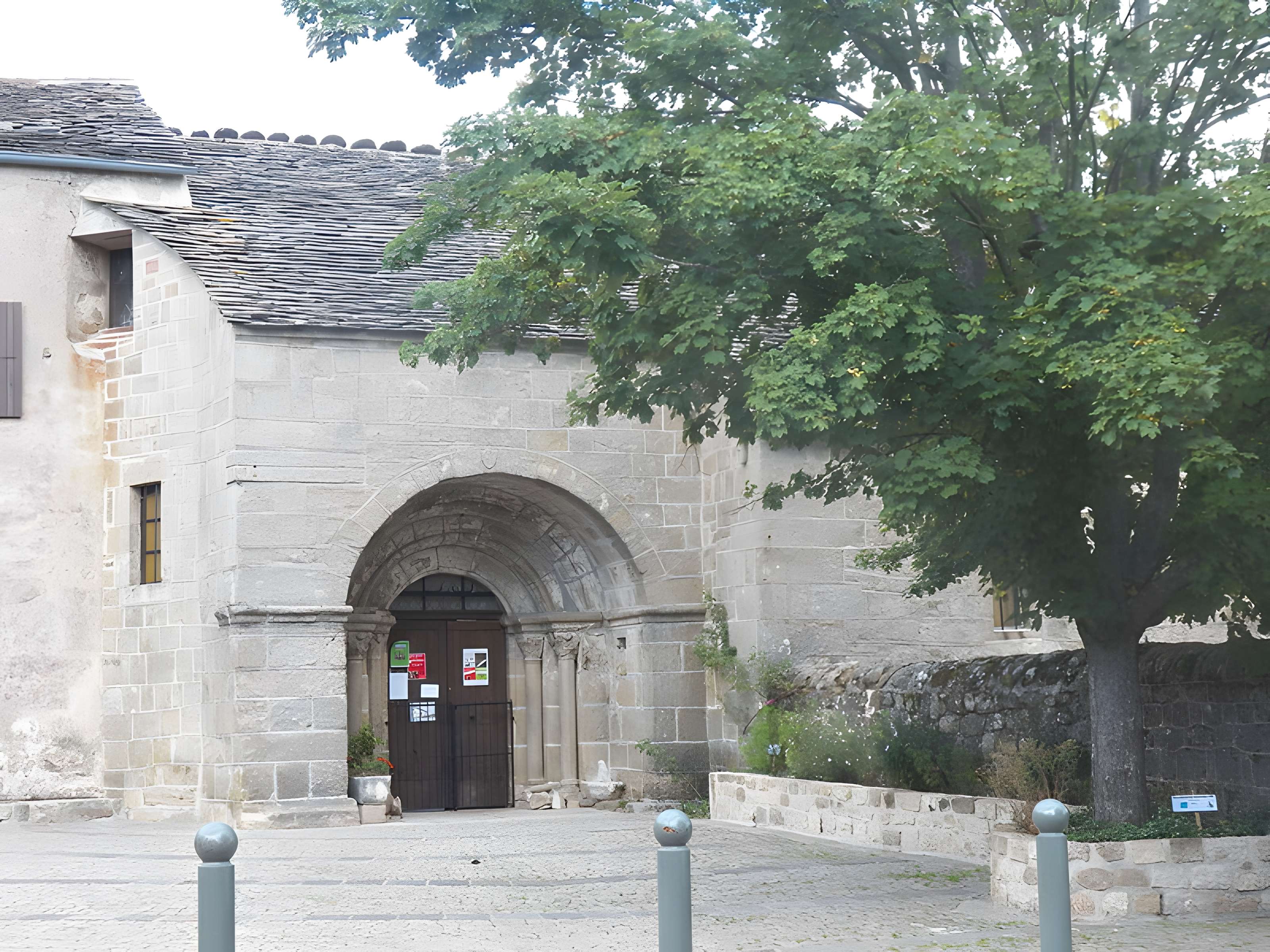 Eglise (à l'exception de la sacristie et du clocher)