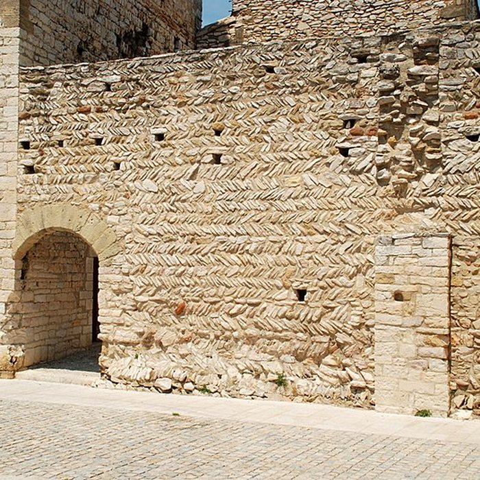 Photo de Château de Saint-Laurent-des-Arbres