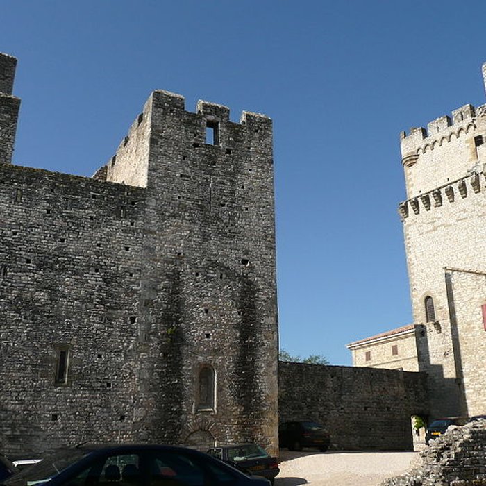 Photo de Château de Saint-Laurent-des-Arbres