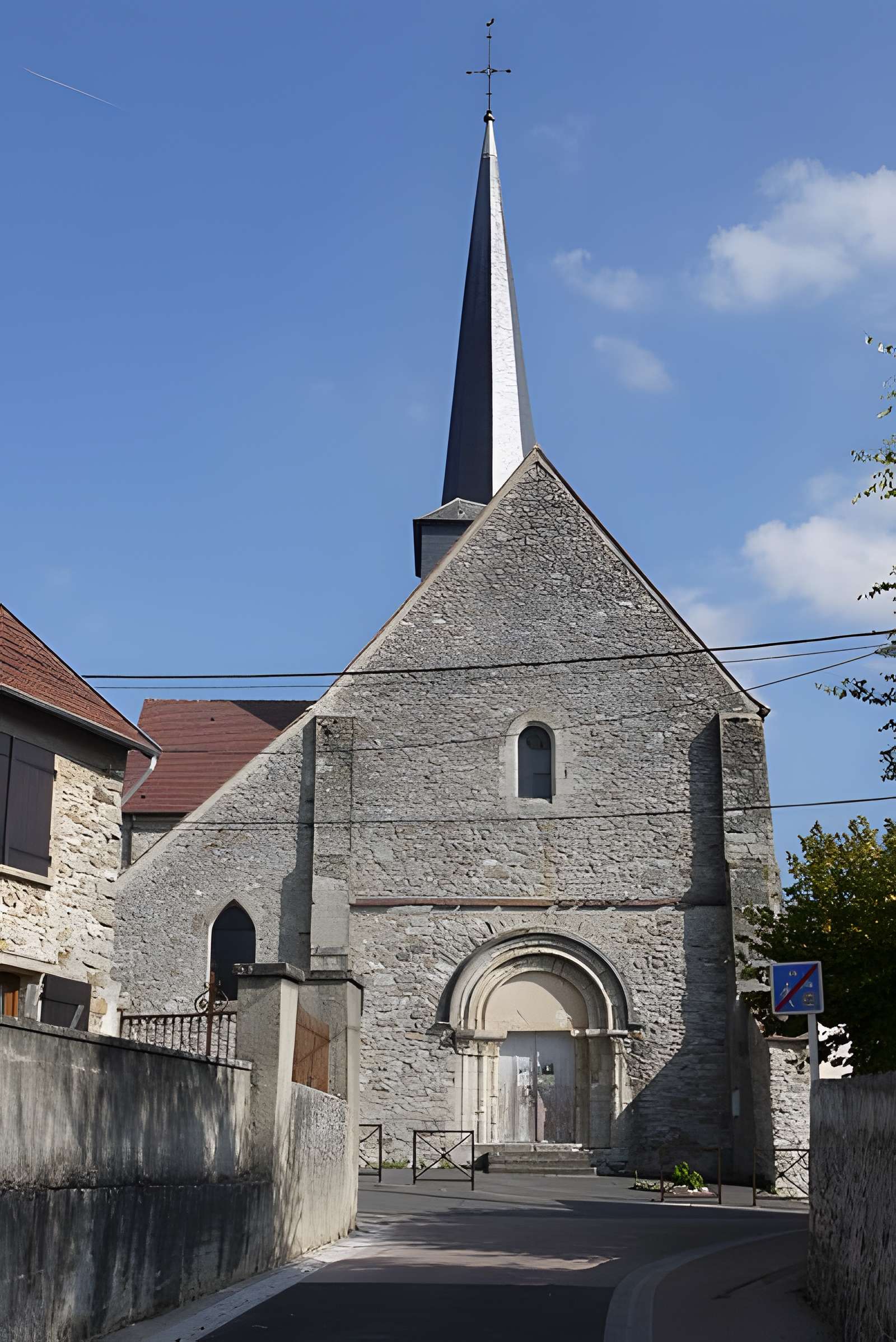 Église Saint-Martin de Nesles-la-Montagne 