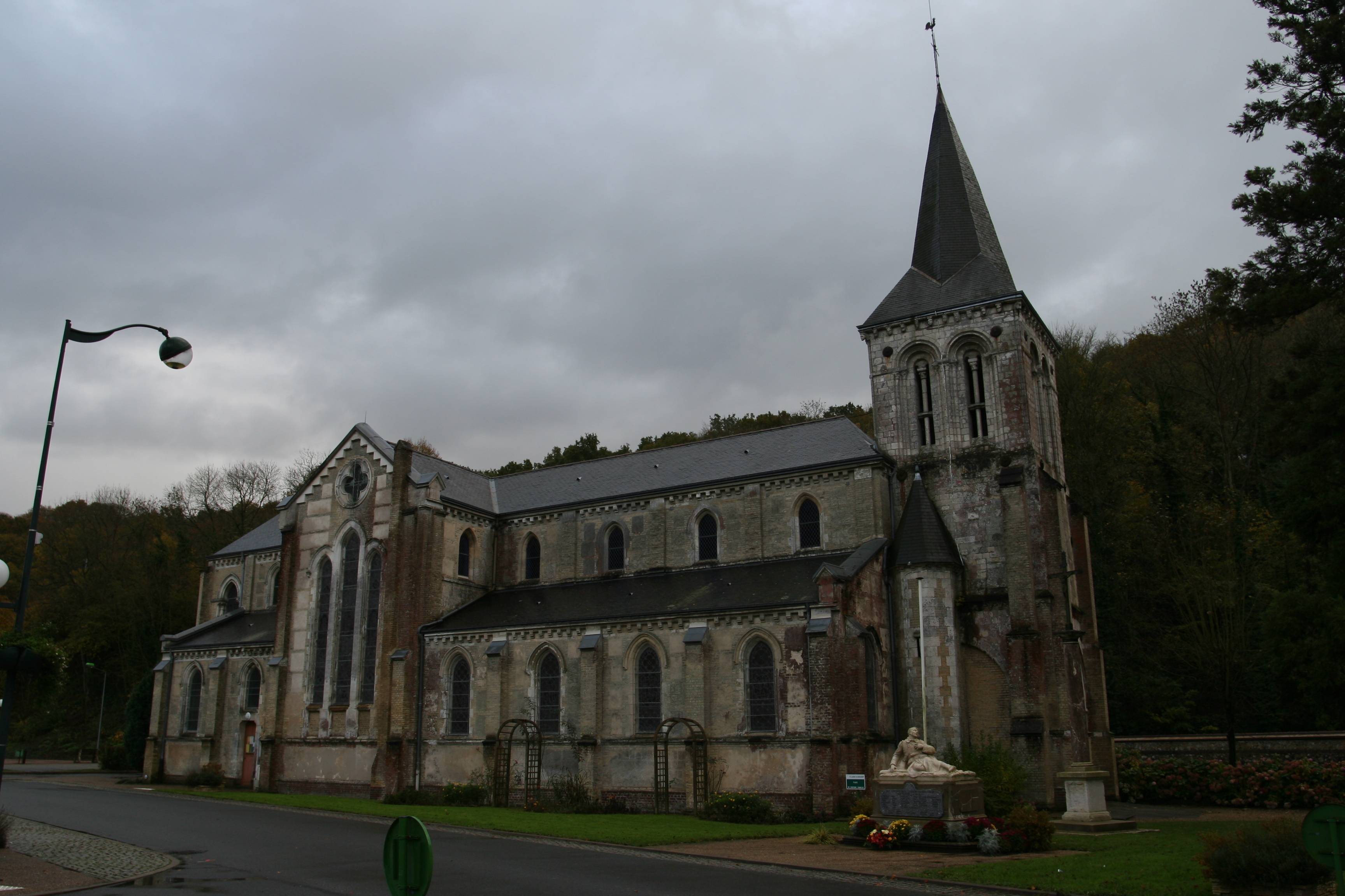Photo de Église Saint-Laurent de Saint-Laurent-de-Brèvedent サン・ラウレント・デ・サン・ラウレント・デ・ブルデント