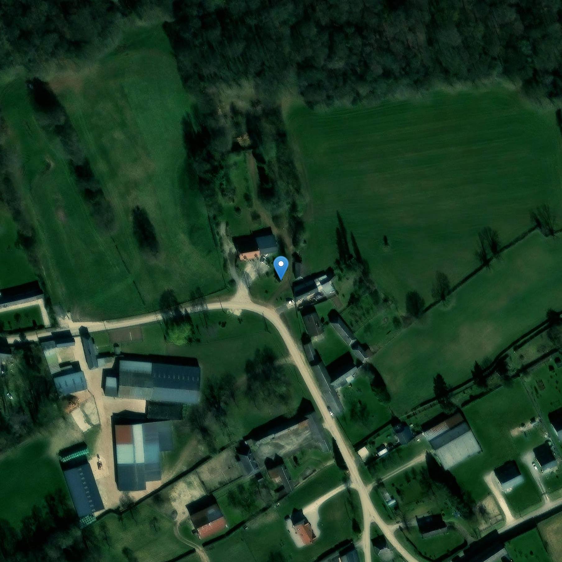 Photo de Kirche des heiligen Petrus und des heiligen Paulus von Brettencourt