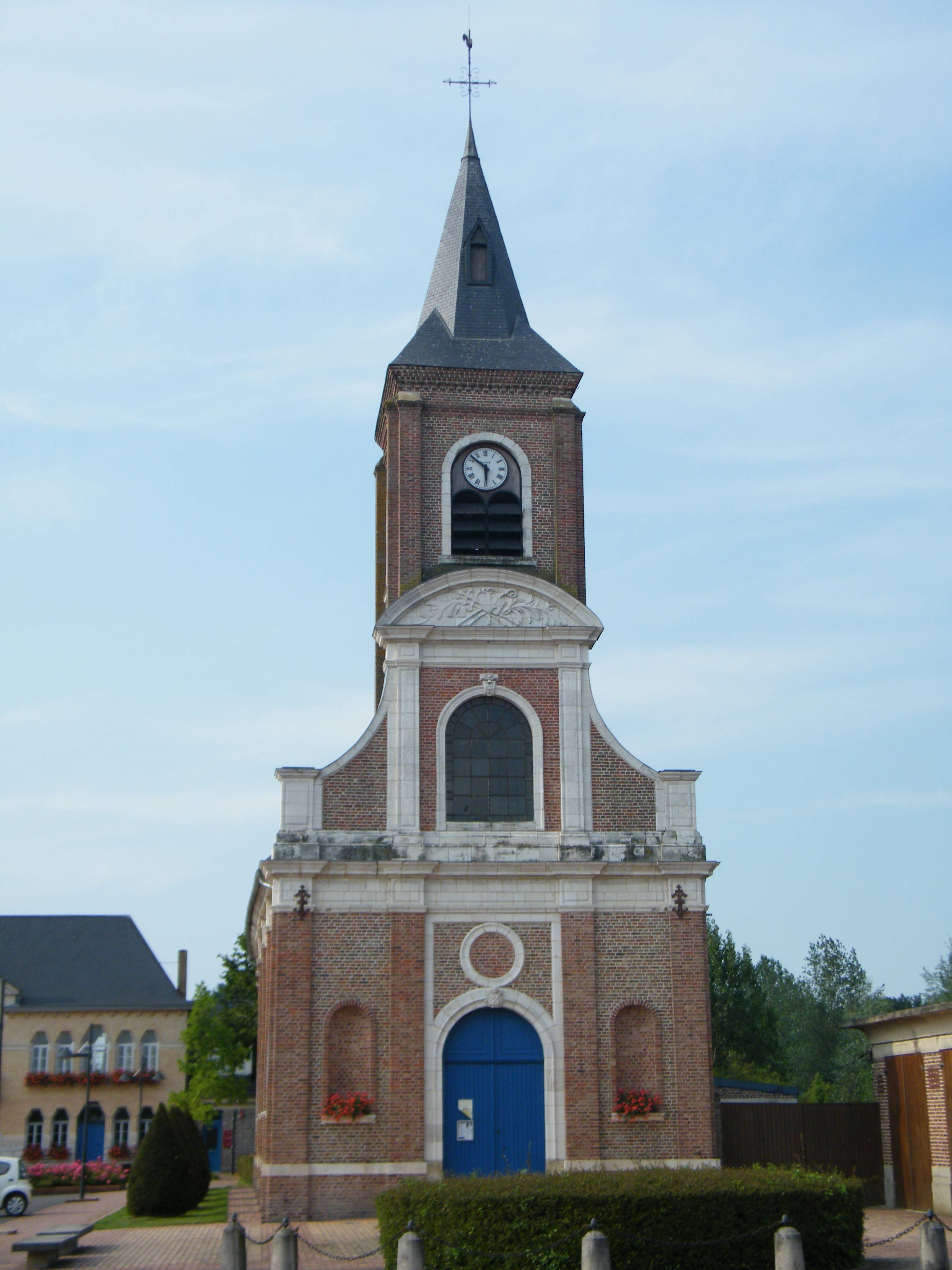 Photo de Saint-Léger Church of Saint-Léger-lès-Domart