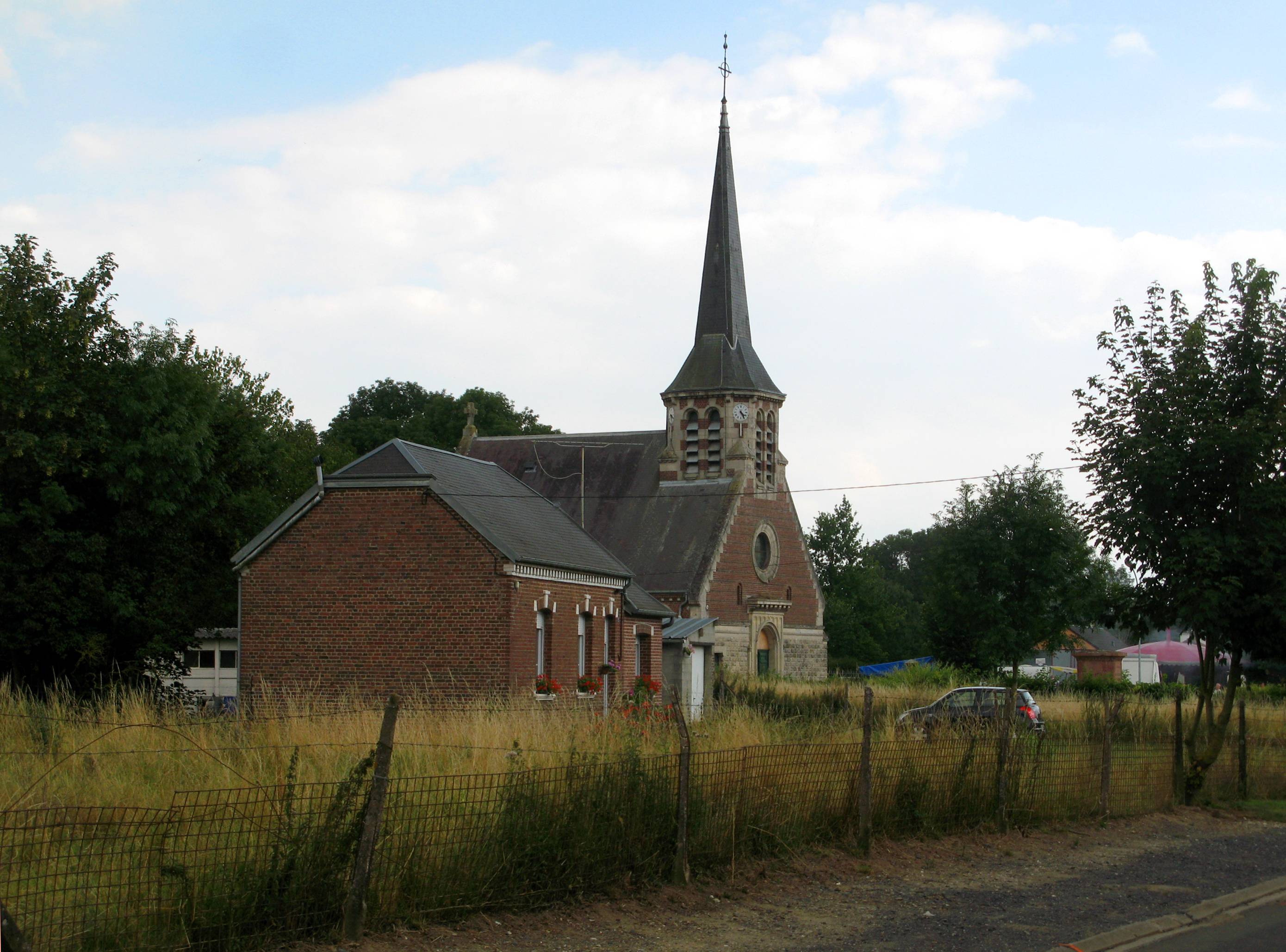 Photo de Notre-Dame-de-la-Nativity Church of Maucourt